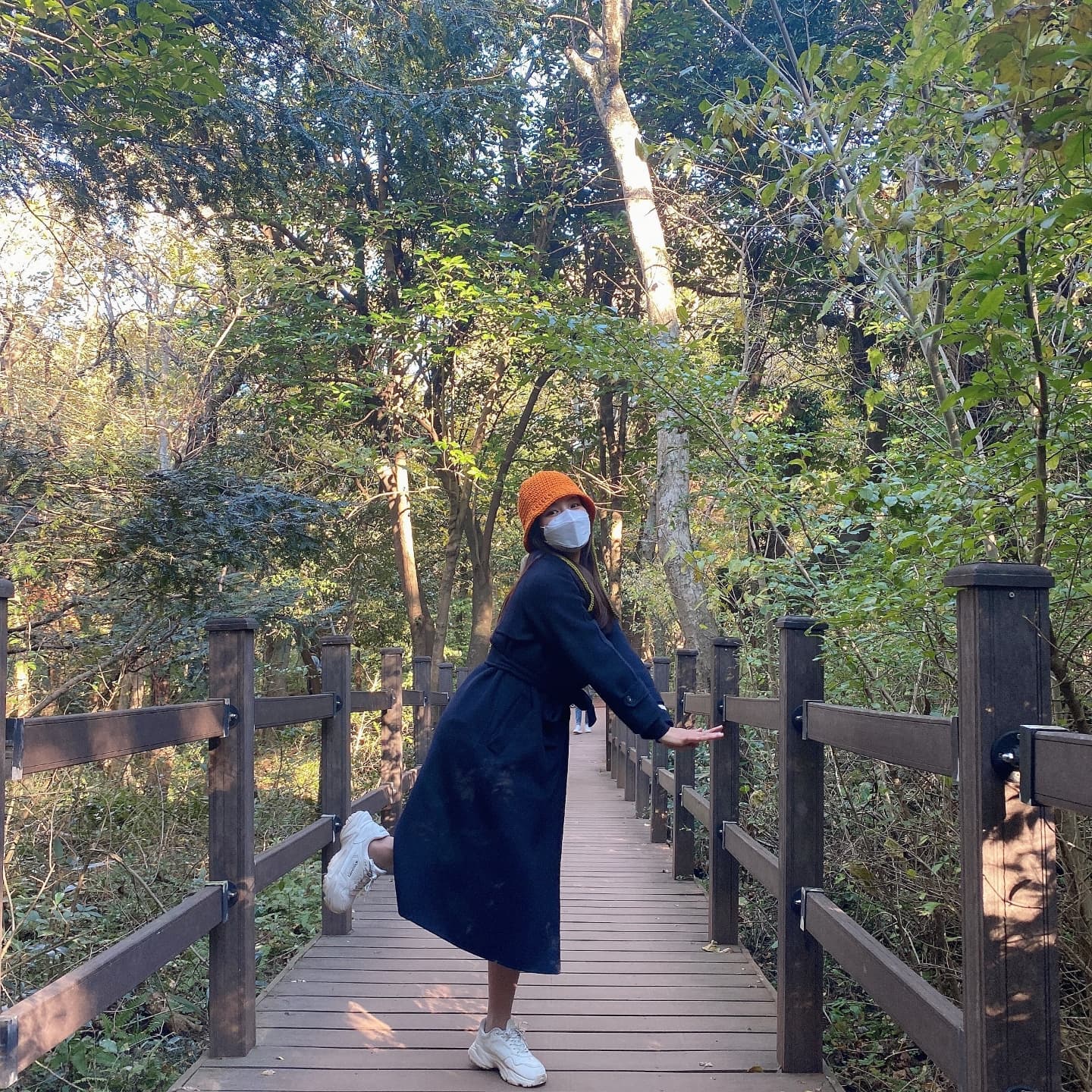 .
지나가던 꼬맹쓰가
귀엽다고 칭찬해준 내 #귤모자🍊 
이모는 관종이야.... 🤦‍♀️🤦‍♀️
#제주여행 #비자림 #아끈다랑쉬오름