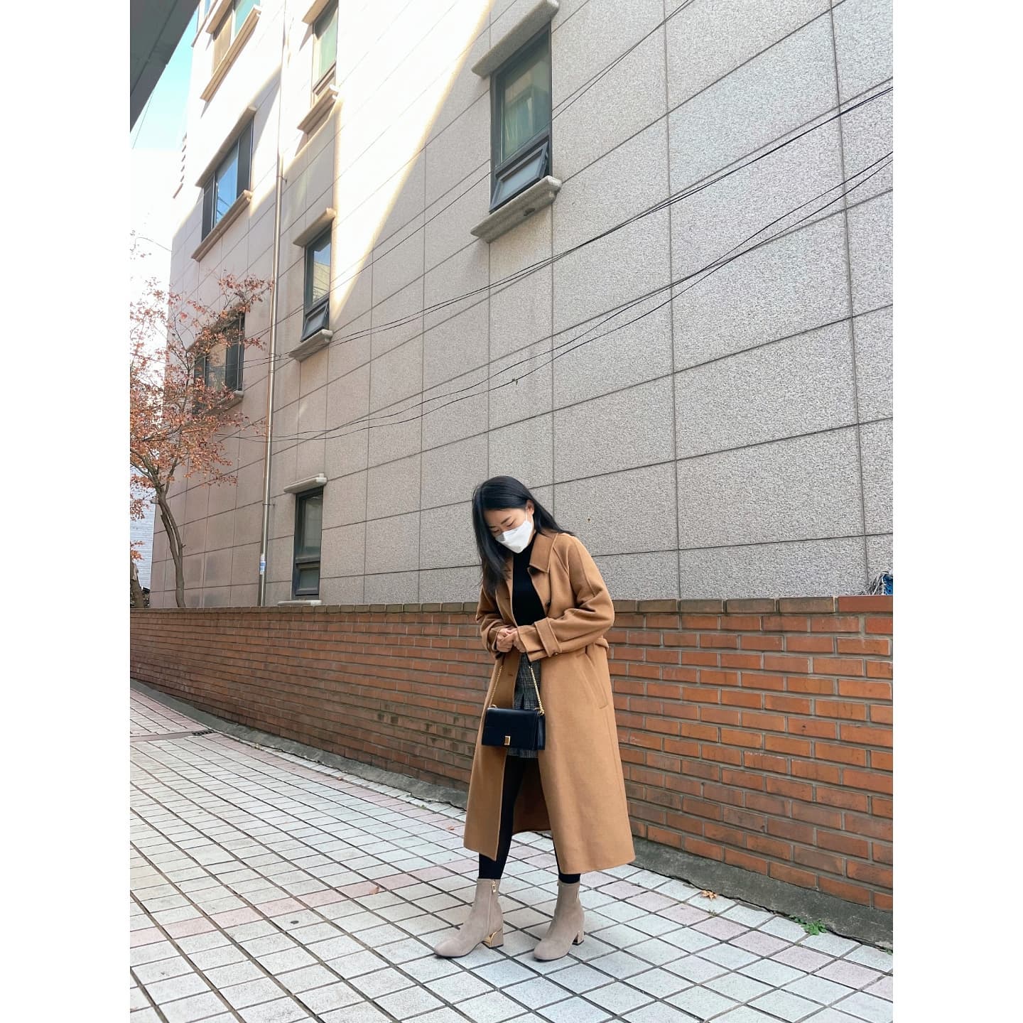 11월 나의 PICK
요즘 같은 날씨에 딱 어울리는
✔몬타나 메탈굽 스판 앵클부츠

금장 포인트 덕분에 밋밋하지 않고
스판도 쫀쫀해서 발목에 착 감기는!!!
5cm인데 논슬립 바닥창을 사용해서
걸을 때 더 안정적인 느낌!!
휘뚜루마뚜루 신기 좋은 베이지 색상!
#바닐라슈 #바닐라슈서포터즈 #여자신발 #여자구두쇼핑몰 #여자슈즈쇼핑몰 #최고급수제화 #국내수제화 #자체제작 #앵클 #베이직앵클 #가보시앵클 #추천슈즈 #서포터즈 #강력추천