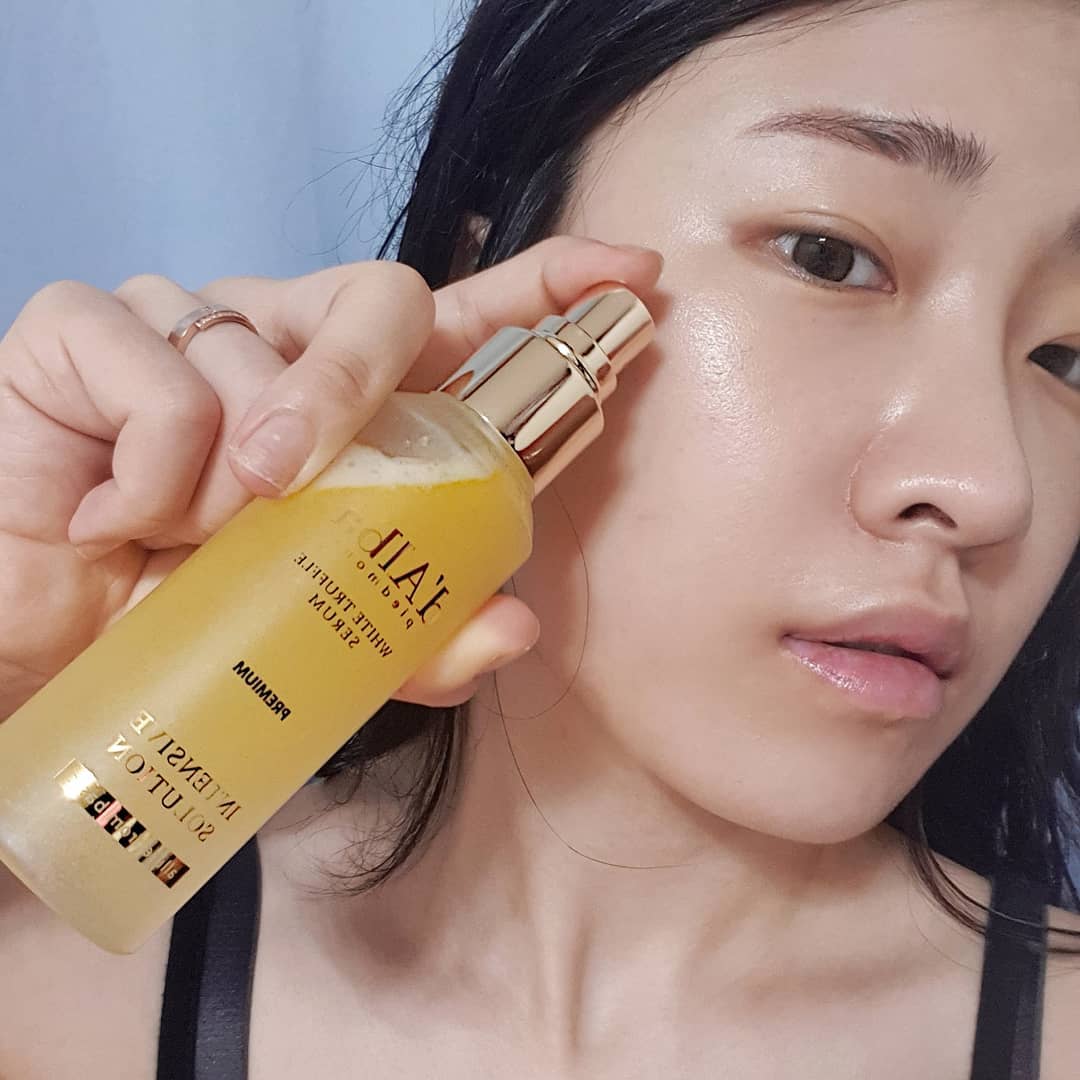 나무 on Instagram: “#제품협찬 #광고 #협찬 사계절 내내 건조한 나... 건조함이 심해서 로션을 가방에꼭챙겨다니는데, 로션은 화장도 밀리고 떡져서 이번엔 달바 프리미엄세럼을 사용해봄! 세