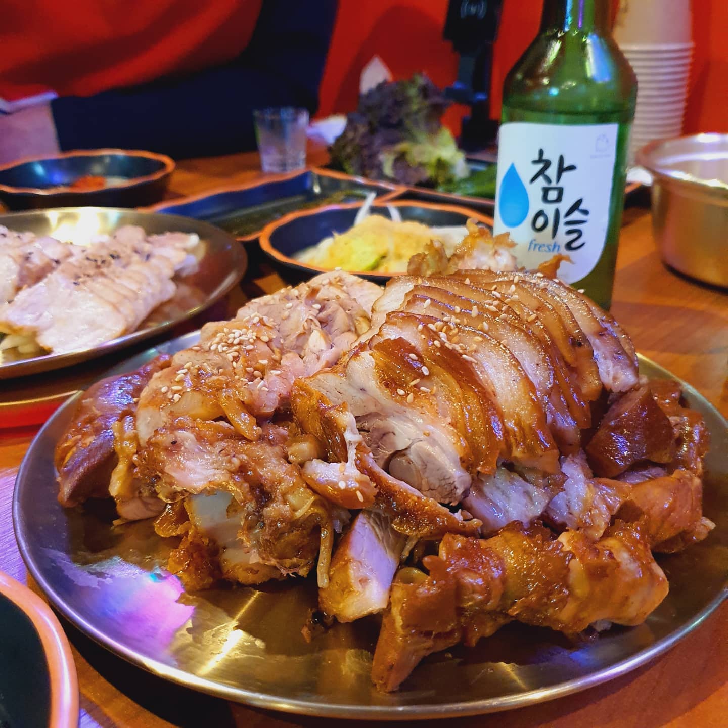 족발맛집발견!!
오픈한지 얼마안된 #봉s족발 족발맛이 👍👍👍

부드러우면서 쫄깃한식감이 예술~~!!!
푸짐한 막국수도 서비스!

진짜 여태먹어본 족발중 최강인듯^^

#봉담족발#화성족발#봉담맛집#화성맛집#봉담야식#봉담보쌈#봉담배달음식#봉담막국수