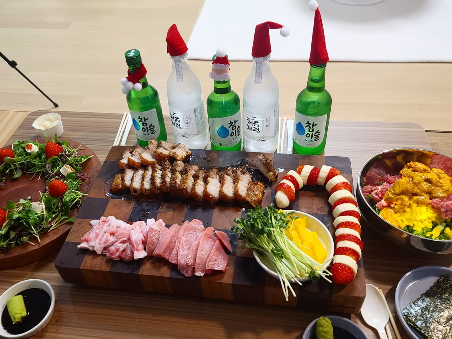 #메리크리스마스 #크리스마스파티 #홈파티 #네기도로 #참치 #오도로 #주도로 
#에그인헬 #티본스테이크
#merrychristmas #christmas #tunasushi #tbonesteak #steak #egginhell #homeparty #party

첨으로 통참치 사서 해동하고 ㅎㅎ
고기온도계사서 통삼겹하고
처음먹어본 내기토로 진짜 젤맛났다
에그인헬 말해뭐해~
맨날 토마호크먹다가 티본먹으니 맛나네🤭🤭
먹는데 진심인편ㅋㅋㅋㅋㅋ
그래도 이번 먹방 중간중간 운동은 꼭 했다ㅠㅠㅠㅎㅎㅎ이번주도 이박삼일글램퓡......😳