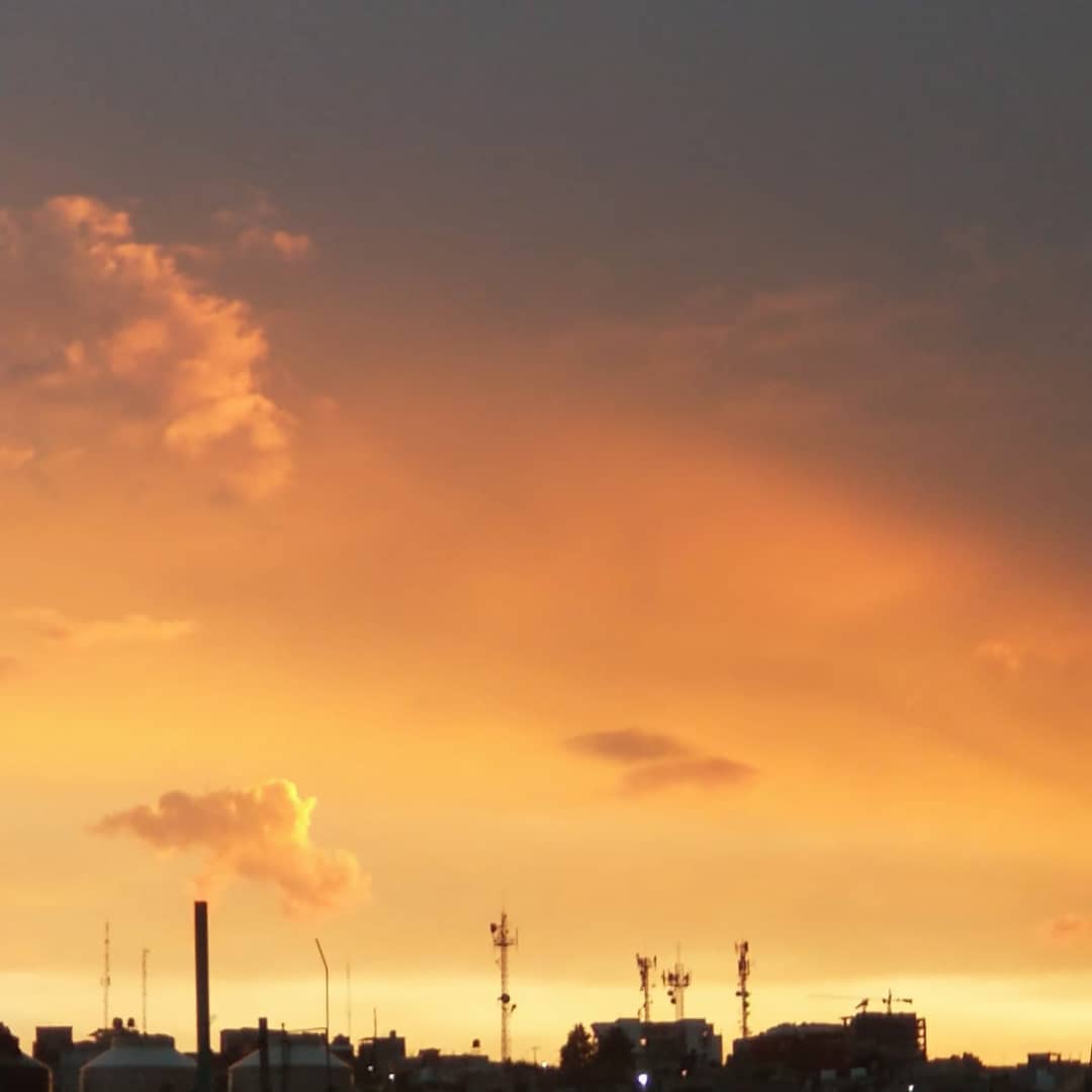 Imagínate que alguien te de tanta paz que el solo recostarse en sus brazos te empiece a dar sueño, la ansiedad se vuelve diminuta y el amor se convierte en eso que más necesita: tranquilidad 💫