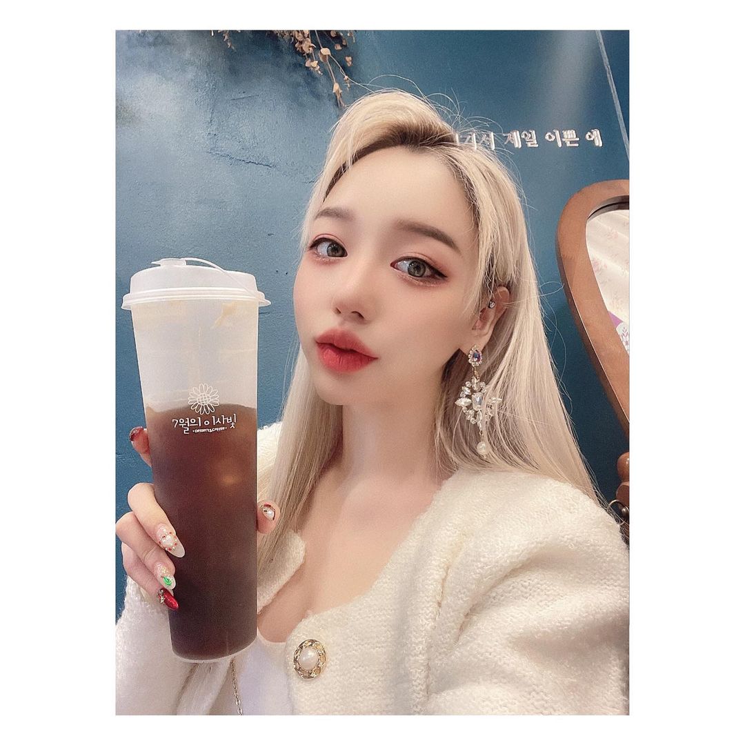  “🌻 7월의 이사빛 🌻 #광고 #협찬 #카페 부천대 근처, 수제 디저트가 맛있는 카페 ☕️ 사장님 이뿌시고 짱친절하심 저랑 굿즈 취향두 비슷하셔서 쿠로미랑 마멜도 다 털어 왔어요,,😘 #7월의이사빛 #부천카페 #부천대카페 #심곡동카페 #감성카페…”