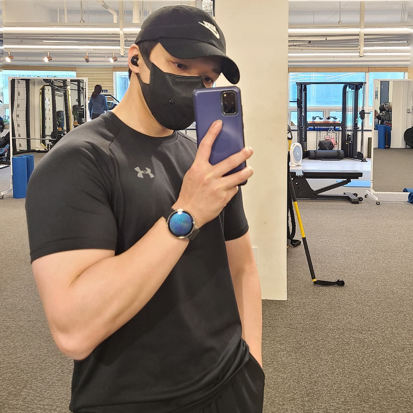 좀 더 부지런히 움직이자!!🔥

운동 할 때는 운동에 집중!!💪🏼💪🏼
쉴 때는 휴식에 집주우우우웅!!🙂

하체 완료!!🏋‍♂️
