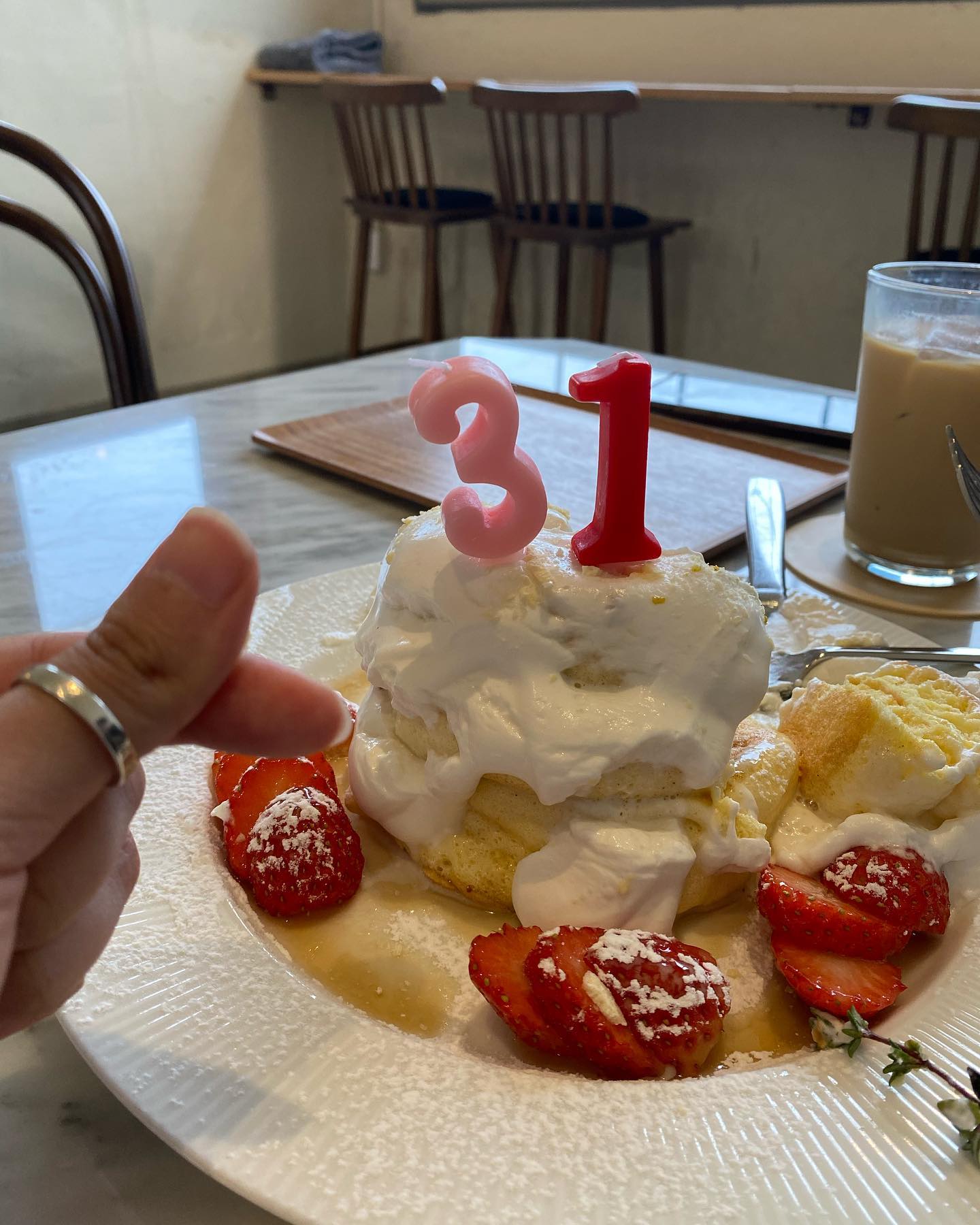 행복했던 생일 🥰 
모두축하해주셔서 감사합니당ㅎㅎ
서른살 한번더하고싶......ㅎ