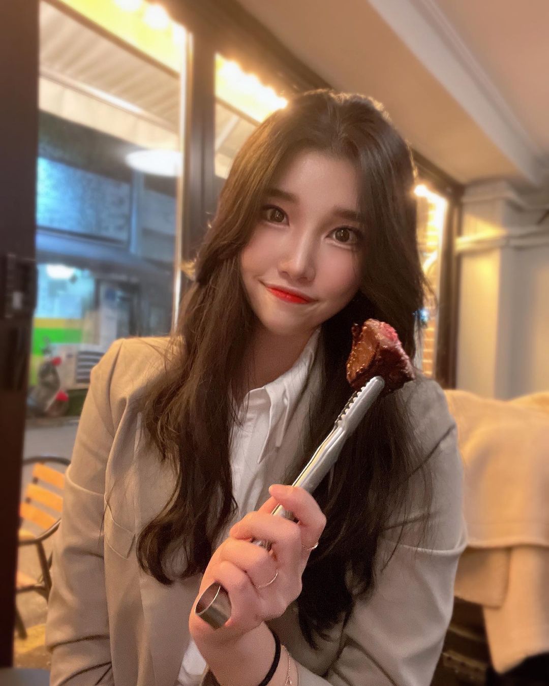 윤주 on Instagram: “#협찬 #가람상회 2021년 6월 1일 오픈한 신상 핫플레이스, 신상 맛집 가람상회를 다녀왔습니다~~다양한 주류 판매와 조니워커 블루를 저렴하게 먹을 수 있더라구요.