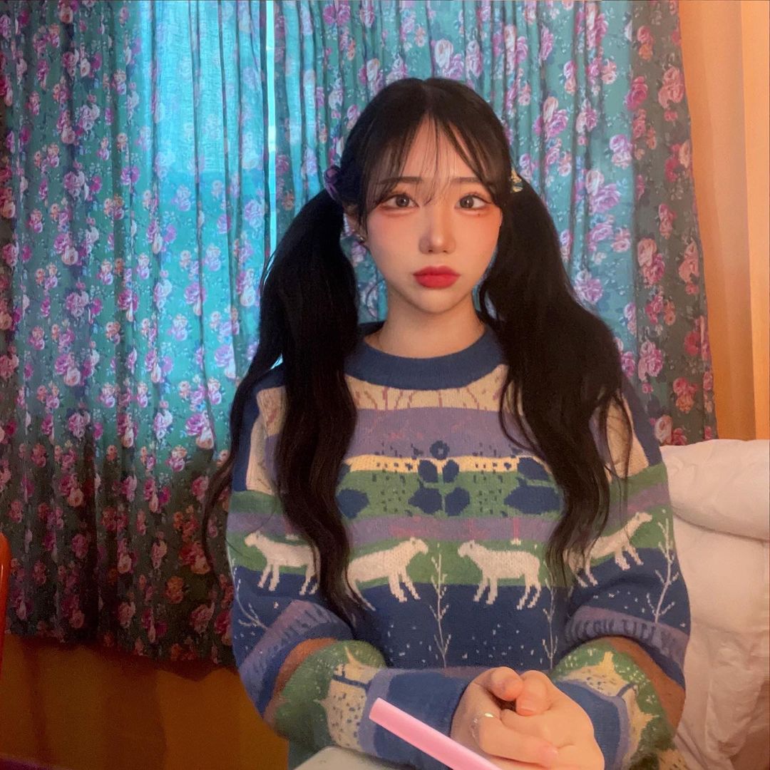 갱 on Instagram: “너무 예뿐 돌리타이👧🏻 덕분에 양갈래한 27세 ㅎㅎ,,,🤤 정말 찰떡템이자나•• 이렇게 숱 많은 저두 짱짱하게 묶었다구요❤️‍🔥 머리숱 많아두 걱정없이 믹스 컬러로