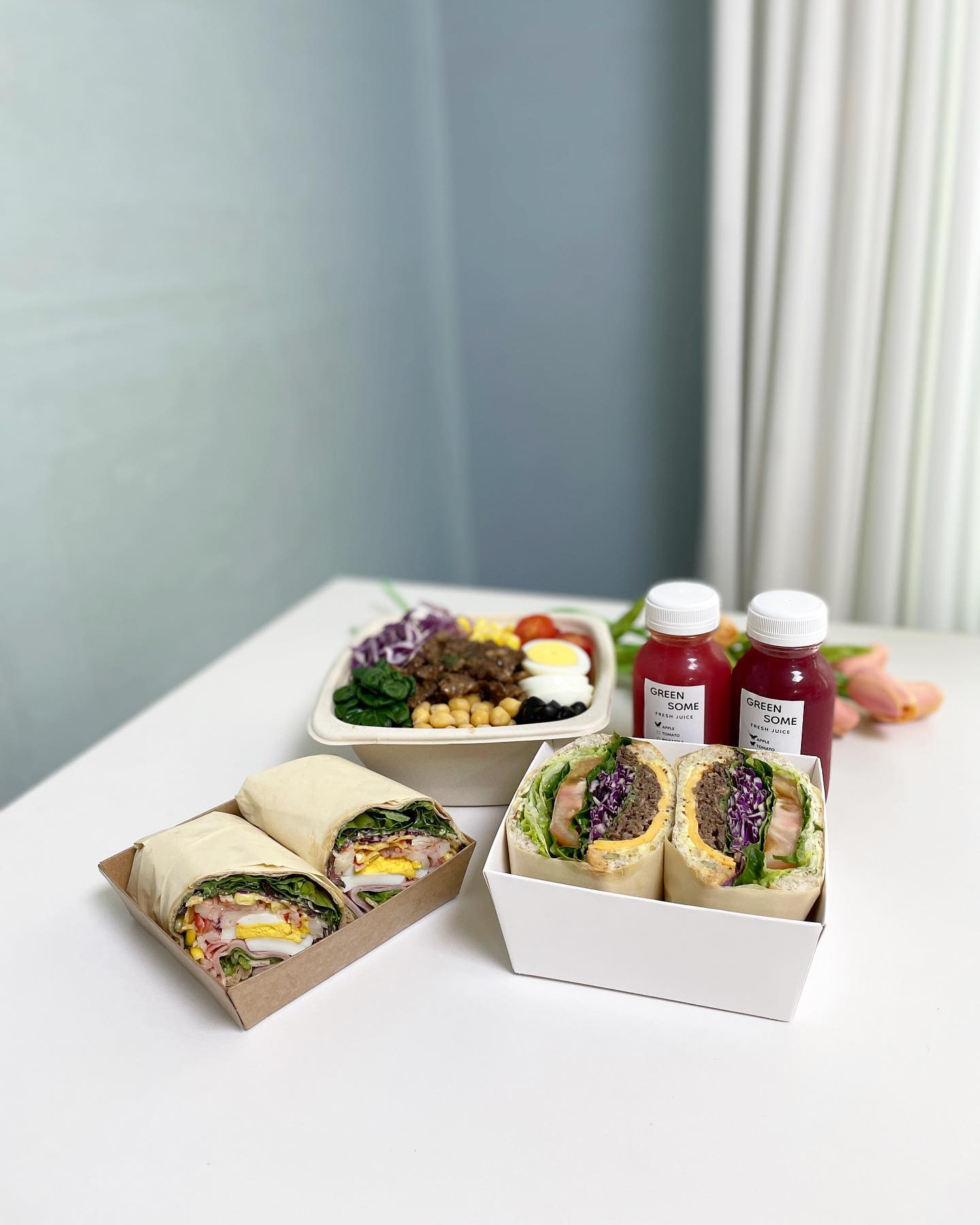 -

365일 다이어터라 샐러드를 정기배송해서 먹고 있는데
진짜 맛있는 대전 샐러드&샌드위치 배송 맛집 발견 !

소갈빗살 샐러드랑 뚠뚜니 소불고기 샌드위치✨
크래미랩까지 ㅠㅠㅠㅠㅠㅠㅠㅠ
재료가 너모 신선하고 하나 같이 이렇게 맛있다니ㅠㅠㅠㅠㅠ
클린 주스도 건강한 맛 ! 굿굿 *_*

실친들에게도 넘나 추천하고
다이어터 유지어터에게 넘나 추천해요!

집 앞이라 가서 먹기도 좋지만
월/수/금요일은 11시 4시 무료 셔틀까지 하고
정기배송도 하고 있어용💜

#그린썸#대전샐러드배달#대전샐러드맛집#대전다이어트맛집#대전맛있는샐러드#대전샌드위치맛집#대전샌드위치카페#원신흥동맛집#원신흥동샐러드#원신흥동샌드위치#원신흥동브런치#원신흥샐러드맛집#원신흥다이어트맛집#샐러드정기배송#대전샐러드정기배송