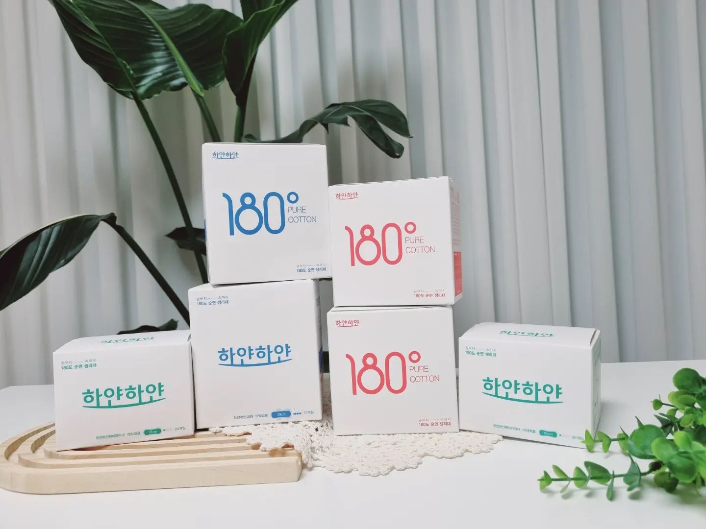 #제품협찬
💛하얀하얀💛
.
피부에 닿는 커버는 물론 흡수시트까지
모두 100% 면으로 만들어진
리얼 순면생리대 <하얀하얀>.
.
SGS에서 총 272가지 유해화학물질 테스트를 모두 완료해 
안전성은 물론이고 흡수력, 사용감까지
모두 백점만점인 인생생리대😍👍
.
국제 유기농 협회에서 100% 유기농 순면커버 인증까지 받았으니
피부건강까지 잡았어요!
.
꺄, 이번달도 쟁여놓기 완료😆
든든-하다, 든든해🧡
.
#하얀하얀 #유기농생리대 #면생리대 #면생리대추천 #생리대 #생리대맛집