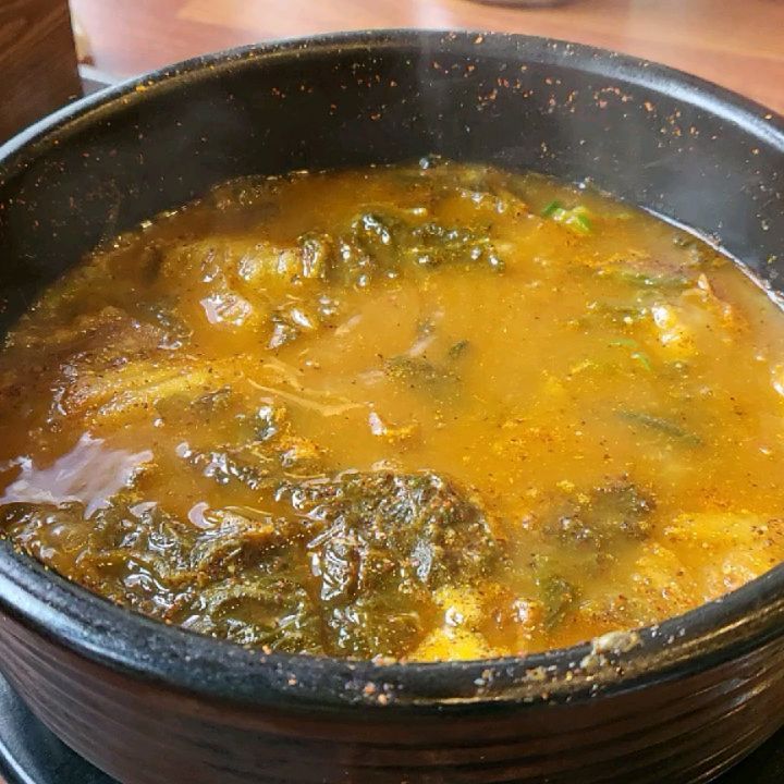 #협찬 동명동 감자탕 맛집 뼈고집!
특이하게 매운뼈찜을 먹어보고 싶어서 갔는데
와 서비스로 내어주시는 진한 감자탕 국물 맛보고 반했어요 ㅋㅋㅋ
뼈찜도 넘 실하고 맛있는 고기로 내어주심
2단계로 먹었더니 고집불통 매운뼈찜이란 이름답게
매워서 눈물이 났지만 속은 편안하더라구요 🥰
#동명동맛집 #뼈고집 #매운뼈찜 #광주감자탕 #광주뼈찜 #동명동밥집