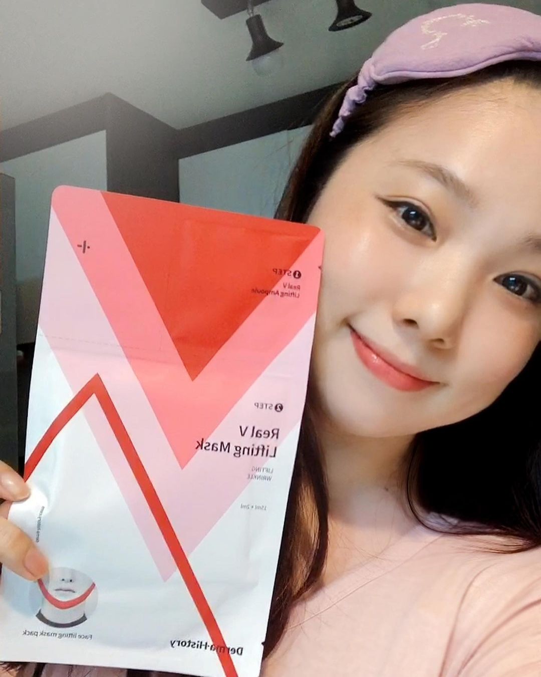 ᴍᴀʏʙᴇ ʏᴇᴏɴ💕 on Instagram: “제가 한번 이뻐져 보겠습니다. 브이라인이 필수인 시대에 어디한번 쫘