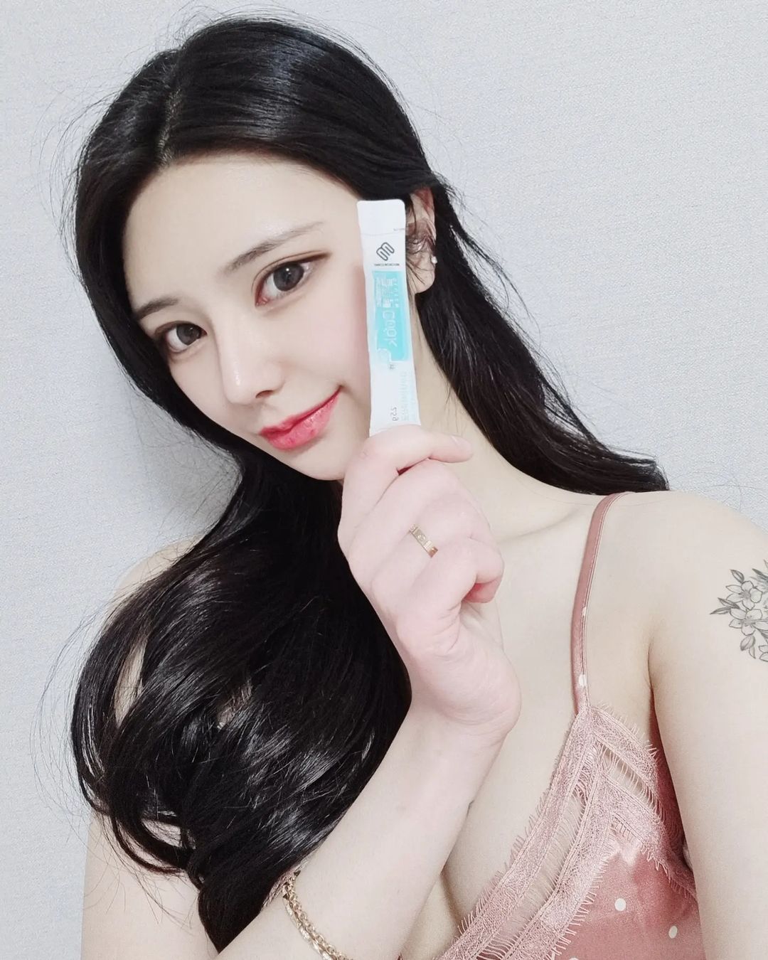 Bright Silence on Instagram: “#마이크로바이옴 에서 #글루텐쿡 을 #협찬 해주셨어요 식단관리 열심히해도 야식의 유혹을 뿌리칠수는 없는데 그럴때마다 #글루텐쿡 을 뿌려서 도움빋고 있어요 🧚