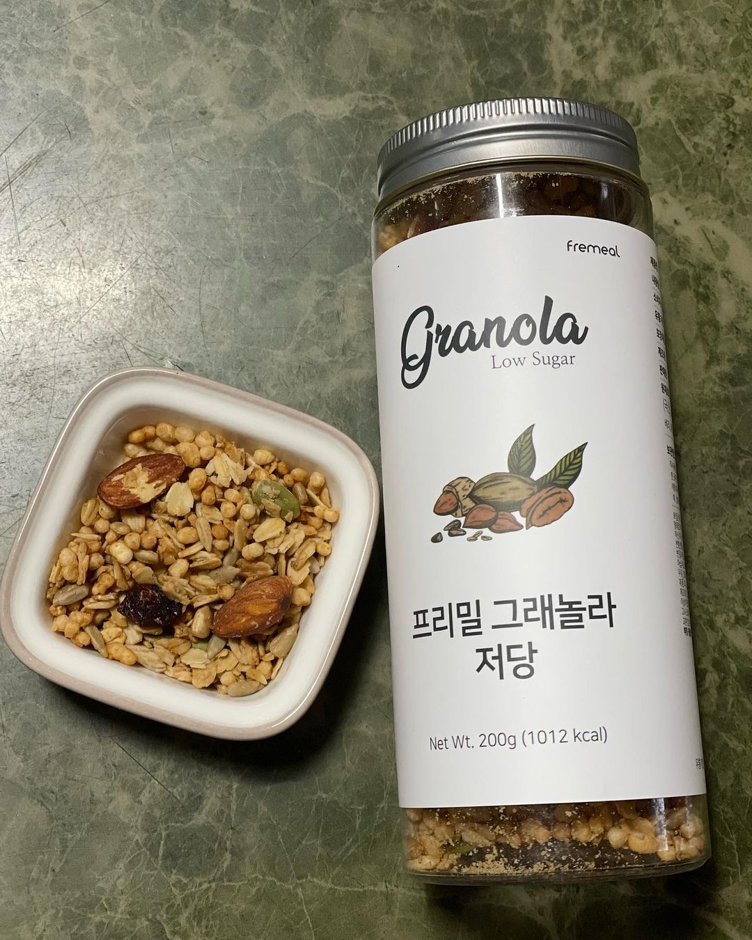 식단이중요하디 on Instagram: “. #제품제공 '프리밀 그래놀라 저당'을 맛보게 되었어요🥰 프리밀 그래놀라는 설탕, 밀가루, 팜유가 전혀 들어있지않고! 수제로 3번이상