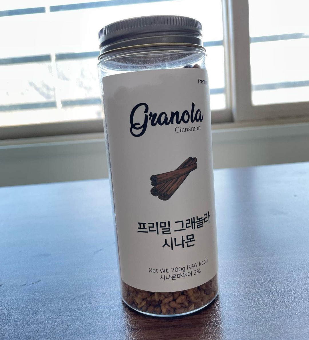 수현ᝰෆ‍ on Instagram: “#협찬 @fremeal_official 🥠 프리밀 그래놀라 시나몬 🥠 ✔️설탕,밀가루,팜유가 전혀 들어가지 않은 건강한 그래놀라 ✔️공장식 대량생산이 아닌 수제로 3번 이상 직