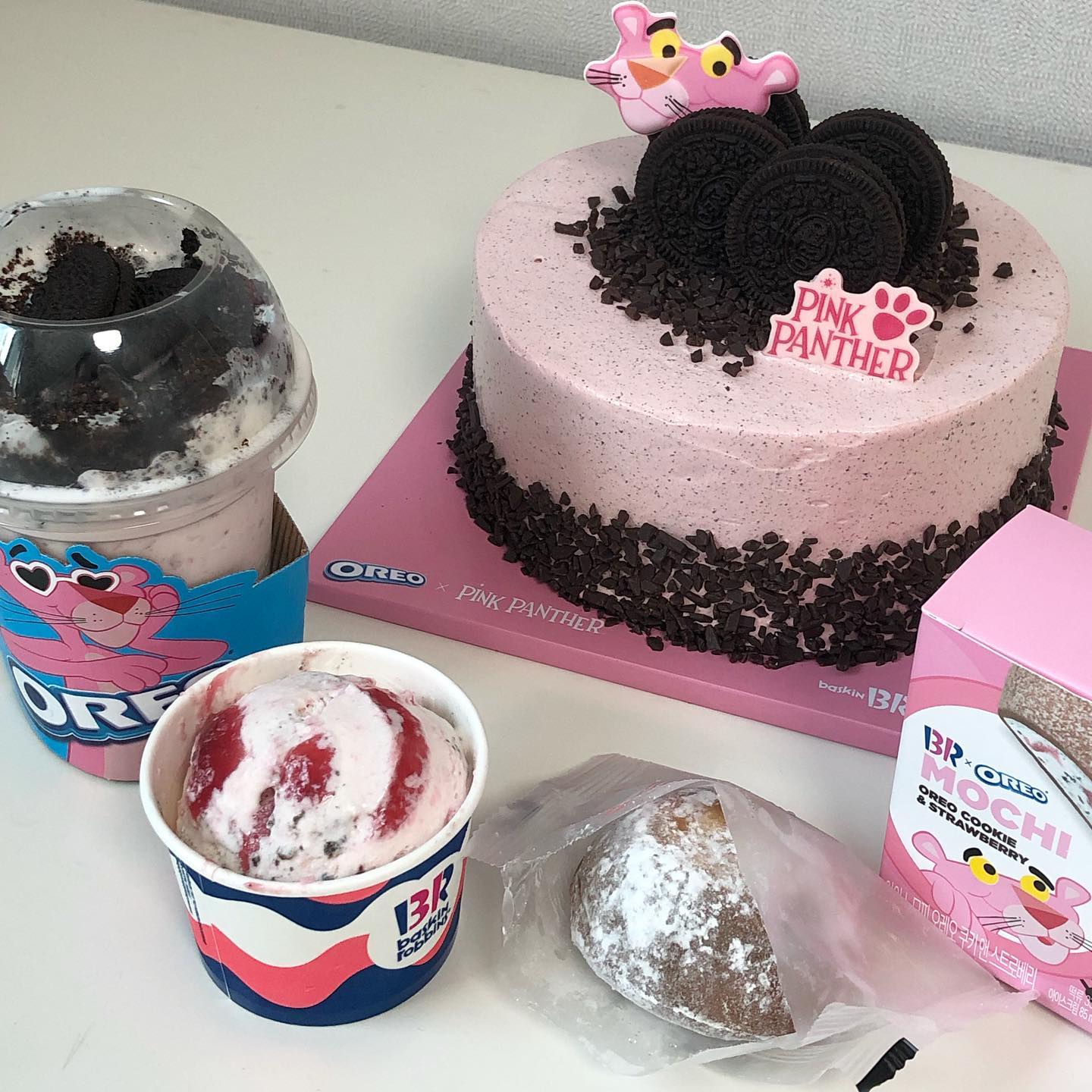 #광고

오레오에 딸기까지 이건 맛없없 조합 아닌가요? 🤍🍓
거기에 귀여운 핑크 팬더 캐릭터까지 역대급 이달의 맛 👍🏻
오레오와 딸기의 조합,, 무말필,, 

사회적 거리 두기 이슈로 인해 배라를 배달로 집에서도 간편하고 안전하게 즐길 수 있는 
해피오더 앱✨ 추천 ! 

#3월이달의맛 #이달의맛테이스터 #오래오쿠키앤스트로베리 #핑크팬더가반한오레오 #오레오딸기크림쉐이크 #아이스모찌 #오레오쿠키앤스트로베리 #오레오 #핑크팬더 #케이크 #아이스크림케이크 #모찌 #아이스모찌 #배스킨라빈스 #베스킨라빈스 #배라 #베라