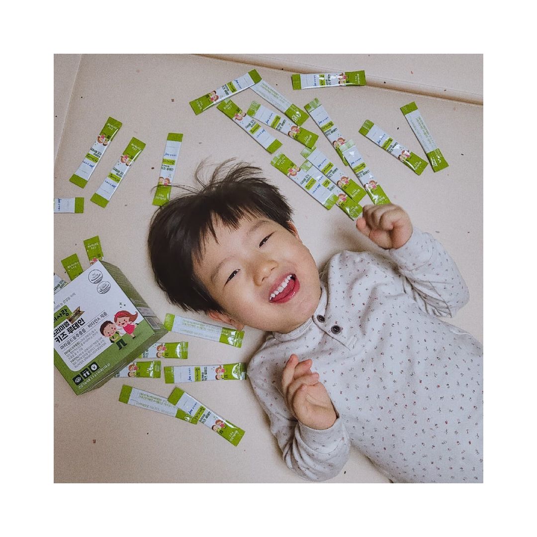 우브로집 ᰔᩚ on Instagram: “아빠, 엄마가 눈이 안좋기 때문에 우리 정우준우는 어렸을 때부터 눈관리를 해주고 싶던 차에 ❛JW중외제약 아이사랑 프리미엄 키즈루테인❜을 #협찬 받게 되었