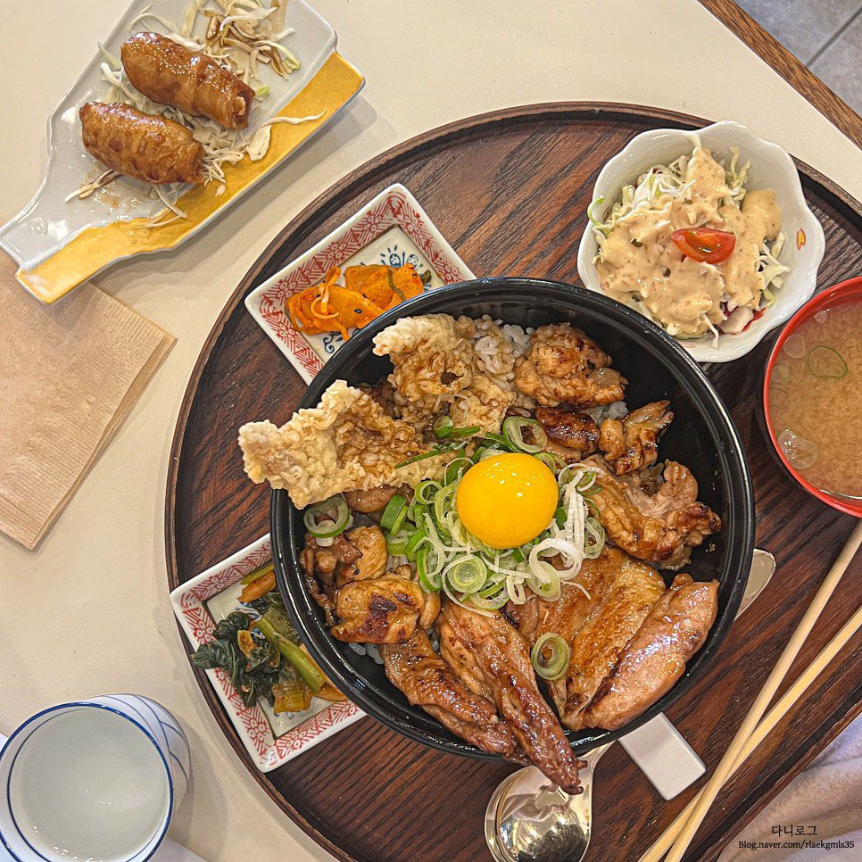 ⠀
⠀
⠀
#배키욘방 #행궁동 #행궁동맛집 #행리단길
#수원 #덮밥 #행궁동배키욘방