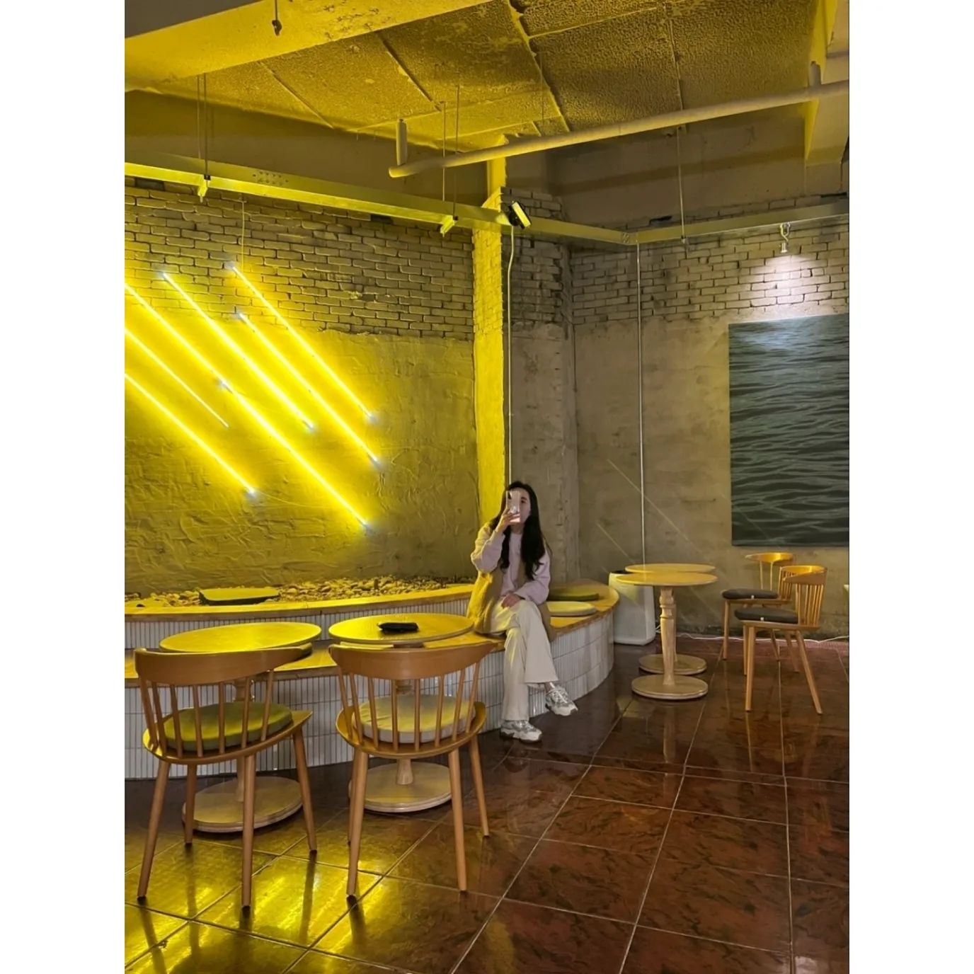 #푸른연못

최근에 다녀온 카페중에 가장 맘에 들었던 화이트셔츠🙂

#인스타데일리 #데일리그램 #일상스타그램 #일상소통 #일상기록 #소통환영 #맞팔해요 #instadaily #instatoday #카페화이트셔츠 #카페투어