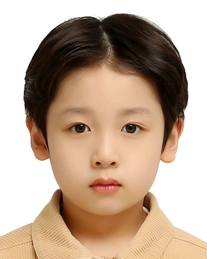 #여권사진

워니
여권 만료되어서
새 여권사진 찍었지요 🤗 

#정직한눈코입 
#귀여워💕

bbphotostudio7
#비비스튜디오 #비비사진관 #청라사진관

#여권갱신 #여권 #여권촬영