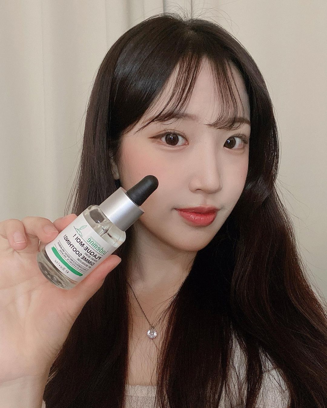 문채은 on Instagram: “#협찬 @indemne_official 갑자기 피부가 붉어지거나 간지럽고 예민해진 적 있으신 분들..!🌱 그게 바로 접니당.. 이렇게 빨갛게 자극받은 피부, 예민한 피부를 위한 아로마 에