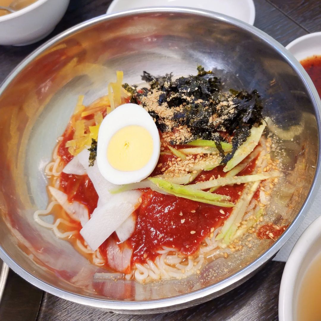 @dadayam.22 on Instagram: “#돈국수 #국수에반하다 #수제만두 #수제국수 #은평구맛집 #응암동맛집 #맛집스타그램 #맛스타그램 #맛집추천 #맛집 #좋아요 #좋아요그램 #좋아요반사”