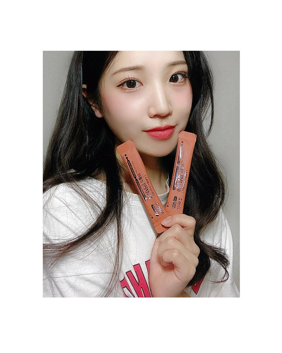 문채은 on Instagram: “#협찬 @eoe 건강한 이너뷰티 브랜드 eoe의 이너자임 포뮬러🤎 달콤한 초콜릿맛 효소로 먹는 즐거움도 있구 믿을만한 제로슈가라 안심하고 먹을 수 있어요😳 탄수화물과