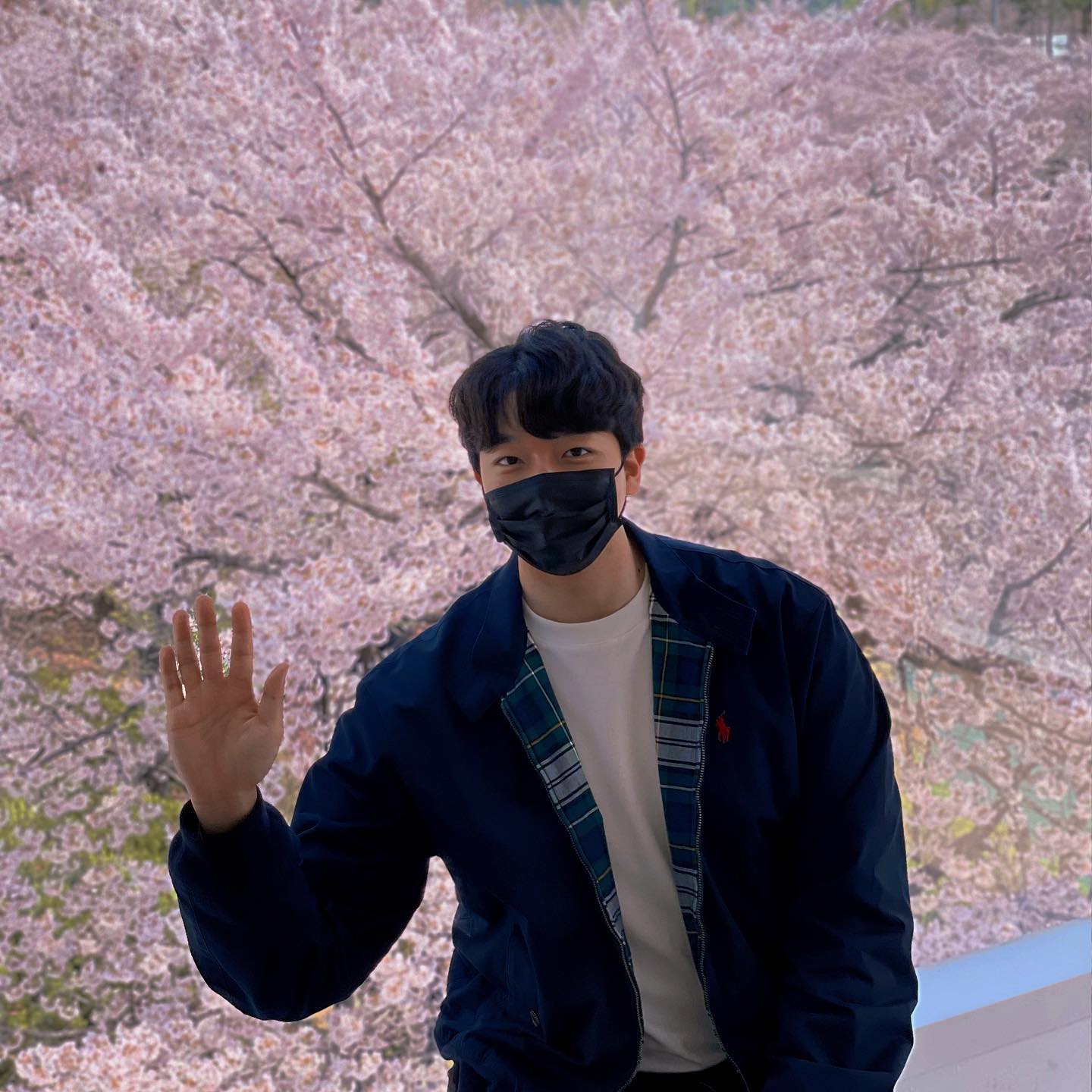 .
벚꽃과 함께🌸
.
#벚꽃 #잠실 #석촌호수 #봄