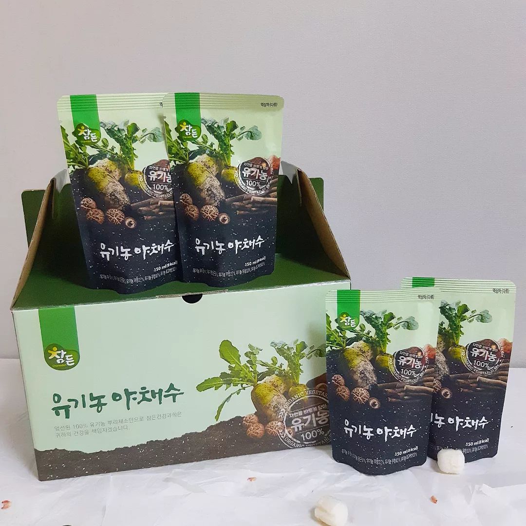 #협찬 참든 유기농 야채수
.
.
야채는 잘 안먹게 되는데 이 야채수만 있다면 문제없쥬'~'

연예인, 인플루언서들이 찾는 핫템! 유튜버 앨리스펑크가 혼자만 먹으려 아껴 둔 그 제품 바로 참든 유기농 야채수 입니당!!!

이 야채수를 만든 계기가 아프신 어머니를 위해 공무원도 그만두시고 직접 건강식품을 찾아다니시면서 만드신 제품이에용!! 

20년 전통! 야채수 기업으로 
농가와 직접 계약재배를 통해 다섯가지 유기농 뿌리채소의 영양이 가득 담아있어요!

식전이나 식후 2~3포 씩 드시면 되고 
맛은 진짜 건강한맛!! 여러가지 섞인 채소맛인데 거북하지 않고 좋았어요!!

요즘같은 면역력 키우기에도 도움이 되니 참든 야채수 강추드립니다~~
부모님 , 아이들에게도 굳굳

(무+당근+우엉+무청+표고버섯)

✔해썹인증+기업부설 연구소의 깐깐한 품질검사로 더욱 믿고 먹을 수 있습니당~~

https://smartstore.naver.com/charmden/products/620032893

#야채수 #야채즙 #야채스프 #유기농야채수 #기적의야채스프 #참든 #참든야채수 #건강주스 #야채주스 #야채 #좋아요 #좋반 #일상 #첫줄 #먹팔 #daily #selfie #food #먹방 #먹스타그램 #먹팔해요 #맞팔해요 #팔로우 #첫줄반사 #소통해요 #follow