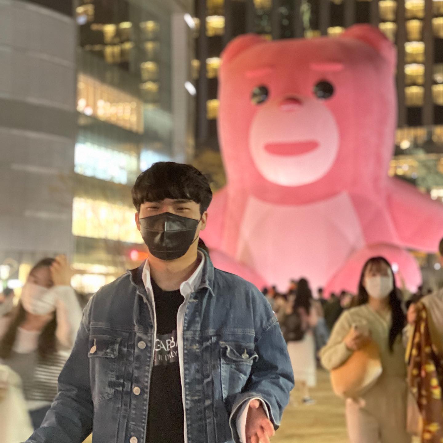 이 곰은 이렇게 커다래!
