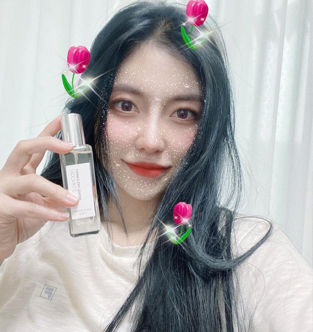 윰블리 on Instagram: “신상 제품 #뭉클향수 시중에 파는 명품향수를 재현한 향이라고 하는데 생각보다 재현향수가 너무 비슷하고 좋네요! 가격도 진짜 착해서 비싼 정품향수 대용