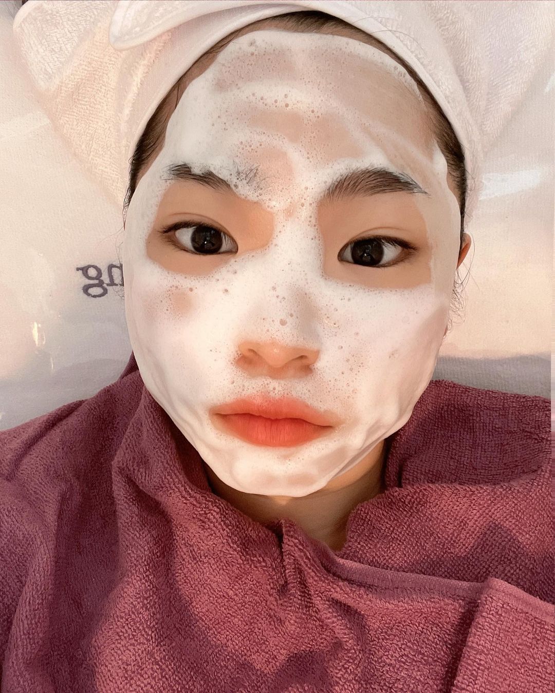 은후❄️ on Instagram: “히힛 이건 필터가 아니라 피부관리 시술 #협찬 입니다😃 부천역 #뷰티드로잉가가 #피노키오상가 에 위치한 피부관리실이에요🙂 제가 받아본건 오투덤산소테라피를