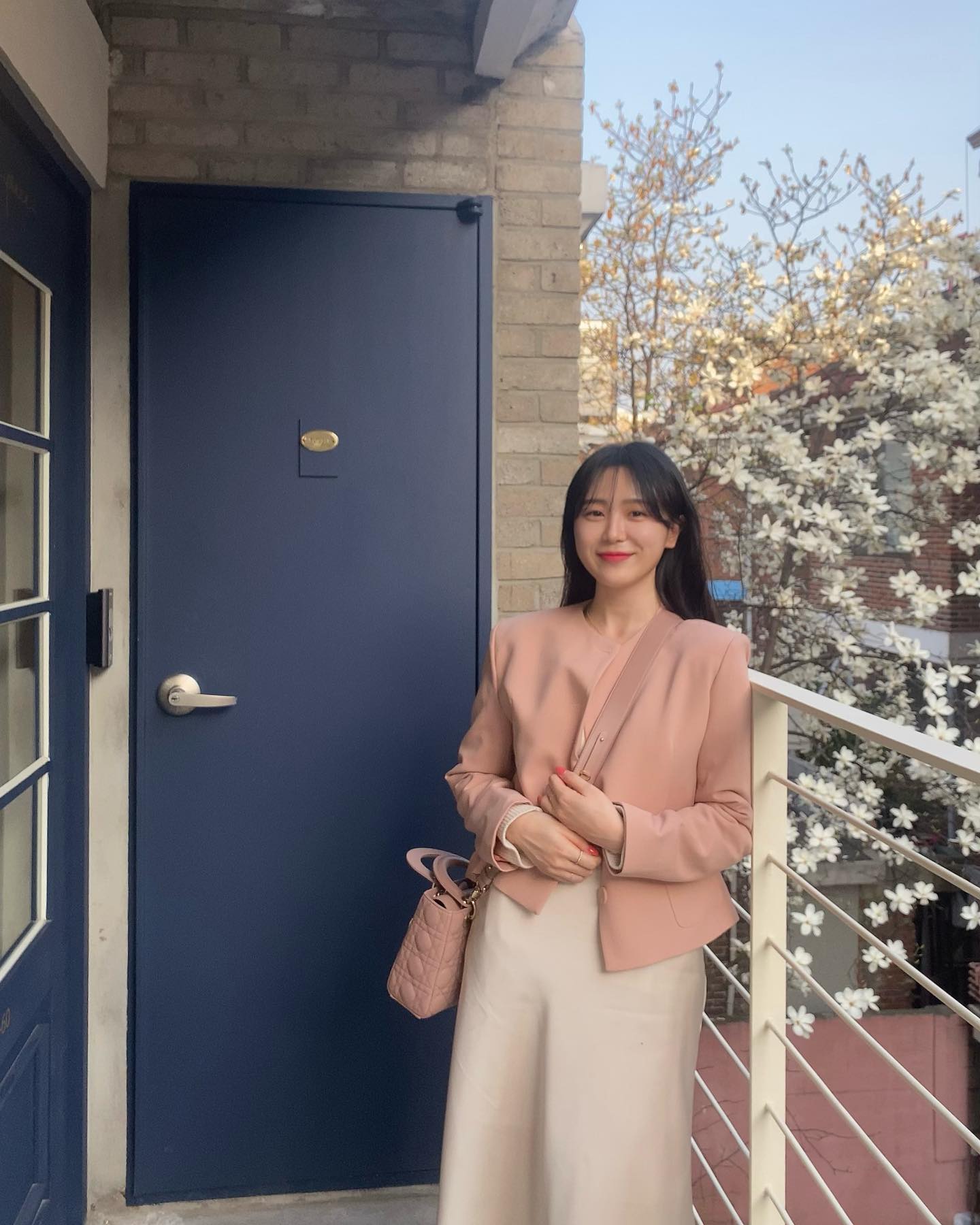 연남동 얼마만인지 ~ 🌸💘💓💕
벚꽃은 사진보다 눈으로 담는게 더 예뻤어 !