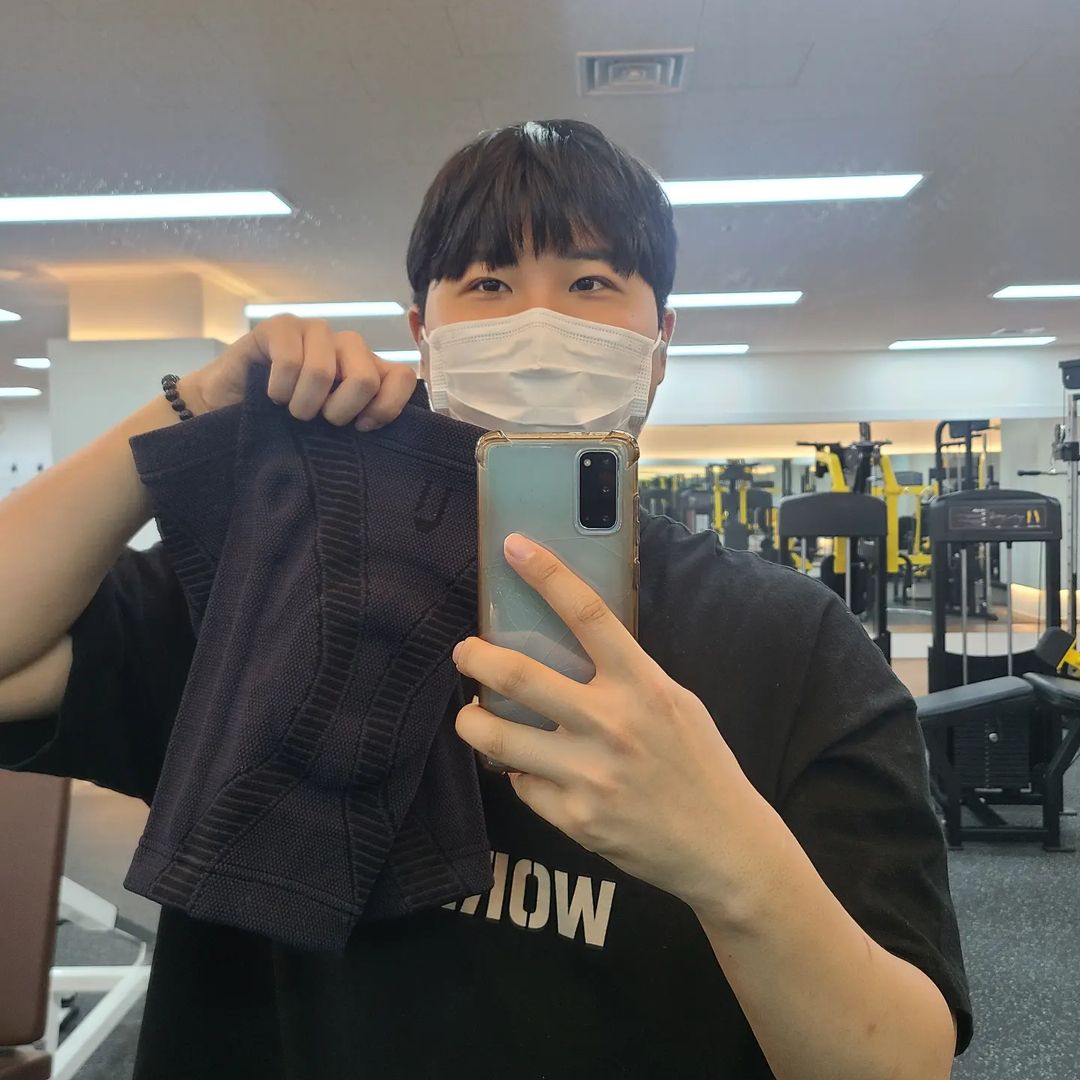 대파니 on Instagram: “다들 오운완 어떠셨나요 :) 🔥 저는 울티모에서 저에게 #협찬 을 해주셔서 기분좋은 하루네요! 😀 하체운동 하는데 무릎에 많은 피로와 잘못된 자세로 인한 통증이 있
