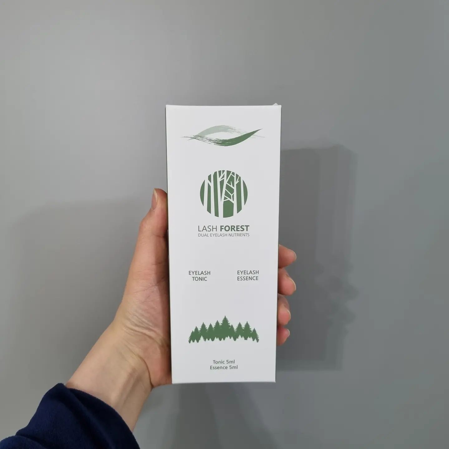 🙂

속눈썹 연장을 자주하다보니 힘이없고
약해져버린 내 속눈썹

숱도 별로없는데 이러다
다없어지겠다 싶어
관리하기로😄🙂😄🙂

STEP.1 영양공급을 도와주는 얇은 붓타입의 전용 토닉

STEP.2 촘촘한 마스카라 타입의 에센스

끈적임 없이 발림성이 좋고 간편하게 관리
할 수 있어서 더 좋은 #래쉬포레스트
#속눈썹영양제

풍성해져라 속눈썹아💗
#포레스트#슬아#속눈썹관리
