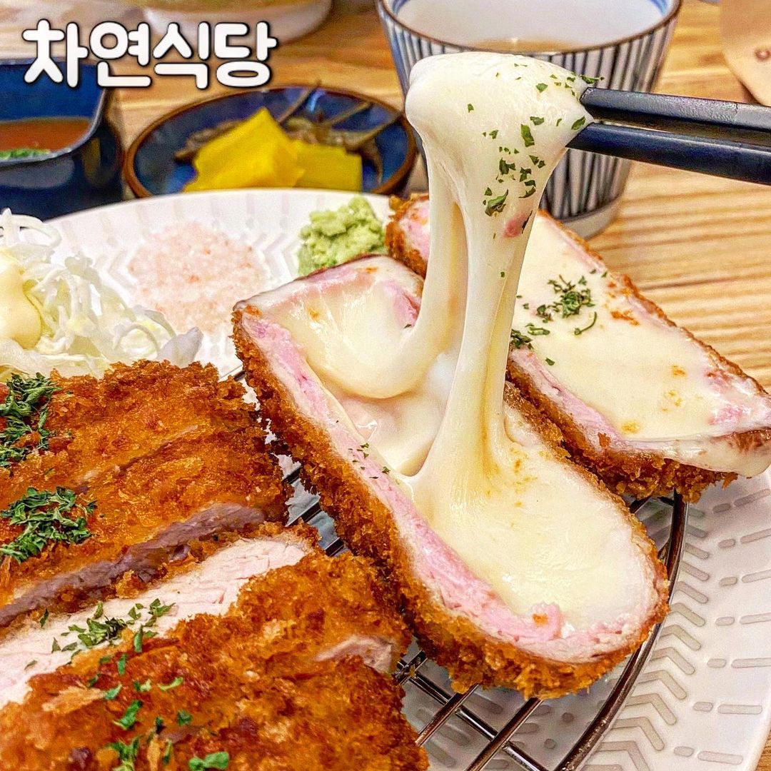 린다의 맛집 탐방 🚀’s Instagram photo: “#협찬 #면목동 #차연식당 ➿ 서울 중랑구 면목동 190-104 1층 사케동, 반반가츠 잠시만요! 맛있어 보이는 이 미친 비주얼의 반반 돈까스좀 보시구 가실