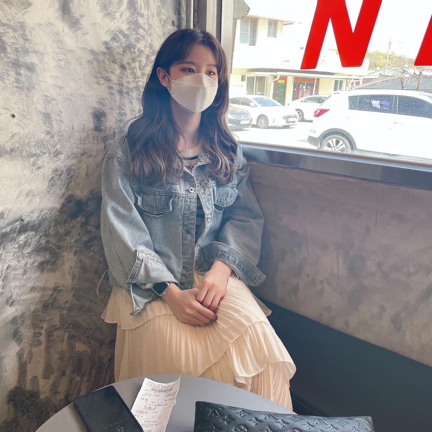 자를까 💇🏻‍♀️🤦🏻‍♀️
.
.
.
#오늘아님 #저번주아님 #올해아님