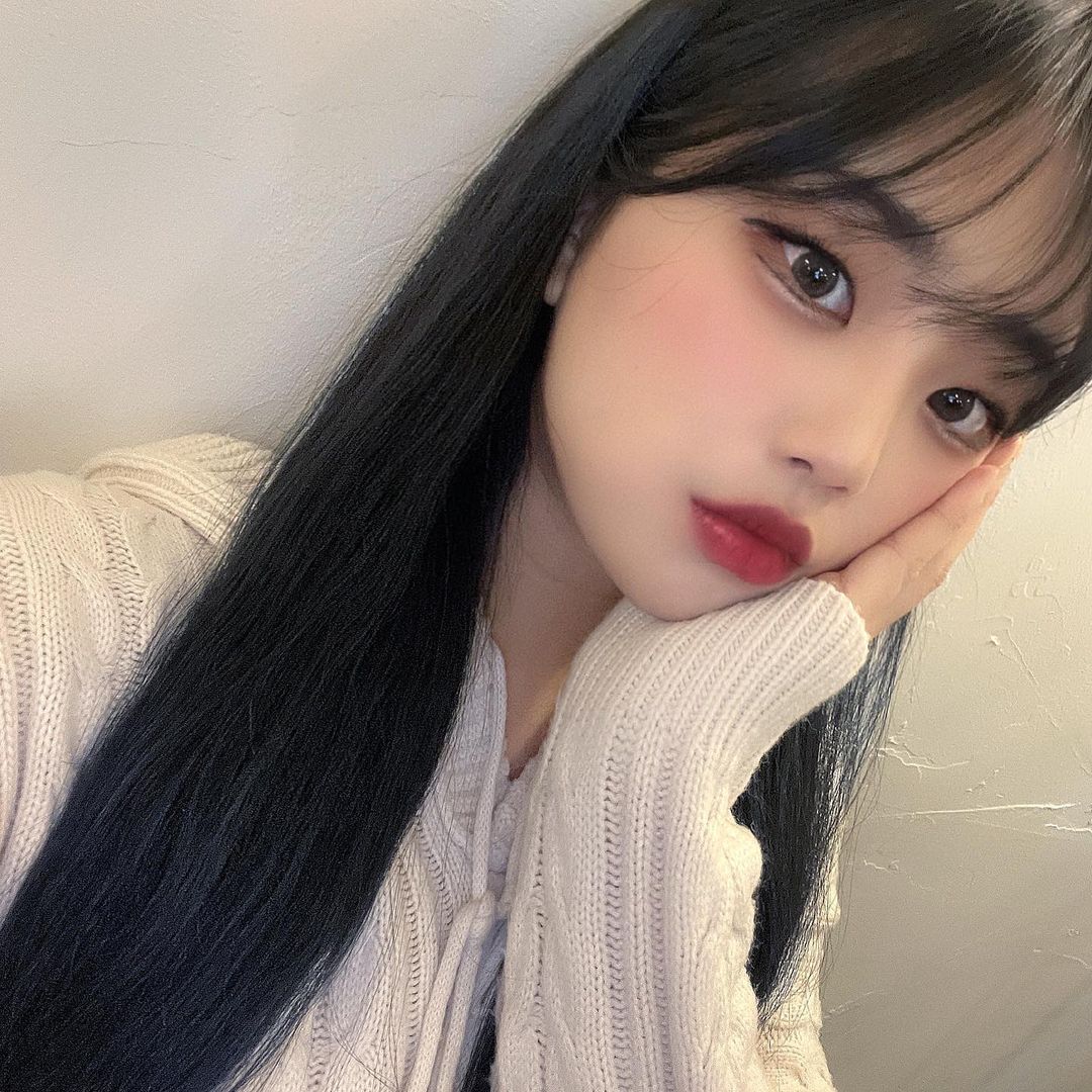 김먀 on Instagram: “염색하고 하루하루 리즈갱신중💙💙 . . #송파동미용실#석촌동미용실#잠실미용실#mui송파점#mui_is#team_tkay#u1mui”