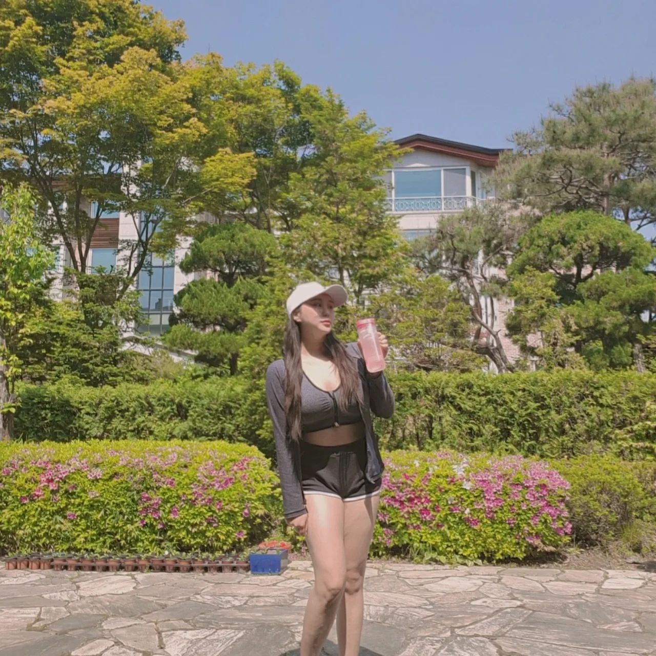 💜화제의 14일 디톡스 클렌즈 주스 ,
빼빼주스🍇 가비마켓 공구 OPEN💜 

"나는 몸신이다"방송에도 출연하여 많은 화제를 모았던 그주스, 2주 기적의 주스로 소개됐었는데요!
여름이 시작된만큼 디톡스 다들시작하기 좋잖아요
진짜맛있는 베리주스로 다이어트 시작해보셔요🍇
ㅡㆍㅡㆍㅡㆍㅡㆍㅡㆍㅡㆍㅡㆍㅡㆍㅡㆍㅡㆍㅡㆍㅡㆍㅡ
🔸️ 가비마켓 프로모션🔸️
ㆍ1박스 : 인터넷가 27900원/ 공구가 17900원
ㆍ3박스 :              83700 원/           50000원
➡️5+1  :              167400원/           89000원 

❗구매:  https://me2.do/FtYhzXJF  ❗ 또는 프로필링크 클릭!

▶️요즘 두드러기로 일도못가고 쉰지3주정도되니. 67까지살이찌더라구요 인생최대몸무게찍고 아니면말자싶어서 운동시작하면서 
제가실제로 일주일 마셔봤습니다 효과있어요
비포애프터사진땜에 같은곳에서 같은옷입고 같은포즈로
찍어봤어요 턱선,팔뚝살,허벅지크기 확실히 효과봤고 
당연히 폭식만하면 효과가 더딜수있지만 운동 병행하며 마시면 부스터역활 똑똑히 해요!저는 너무만족했어요
저렴한가격에 꼭 드셔보세요! 

맛없어서 맹물못드셨던분들 이거진짜맛있어요 달콤한 베리베리 블루베리맛이에요🍇
ㅡㆍㅡㆍㅡㆍㅡㆍㅡㆍㅡㆍㅡㆍㅡㆍㅡㆍㅡㆍㅡㆍㅡㆍㅡ
❗POINT 

➡️분말타입으로  출시: 믹서기,재료준비 전혀없이 들고다니면서 어디서든 간편하게 타먹으면그만!스틱한포로 끝!  찬물에도잘녹고 따뜻한물에도 굿굿
ㆍ물500ml에 얼음과 함께 드시길 권장하며 따뜻하게먹어도 맛있습니다
➡️화제의제품 황금레시피 그대로 개발!
내몸안에 지용성 독소를 파괴하는 완벽한 클렌즈주스
:BCAA를 포함한 9종 아미노산을 함유하여 부스터역할을 합니다
➡️건강할수 밖에없는 핵심원료들
빼빼주스에는 아스파라거스(독소배출),
토마토(리코펜성분으로 지방세포억제),
블루베리(안토시안으로 염증제거),
아삭이고추(베타카로틴 성분으로 지용성 독소를 수용성 독소로 변환)
,MCT오일(중쇄지방파괴),
올리브잎(각 원료성분을 융합)
6가지 원료가 함유되어야만 진정한 빼빼주스입니다.
ㅡㅡㅡㅡㅡㅡㅡㅡㅡㅡㅡㅡㅡㅡㅡㅡㅡㅡㅡㅡㅡㅡㅡㅡ
#디톡스#디톡스다이어트#빼빼주스#빼빼주스공구#2주다이어트#14일다이어트#2주챌린지#해독주스#디톡스제품#독소배출#디톡스워터#다이어트준비#다이어터#내돈내산#체질개선#해독주스#산후다이어트#블루베리주스#클렌즈주스