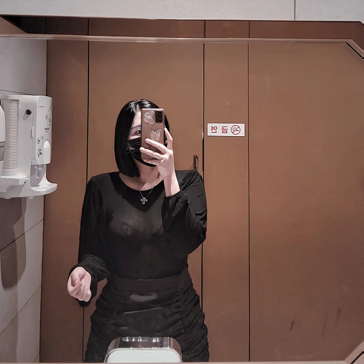 이번년도 4월달까지 총 18번 관극..
4월달에만 뮤지컬 9번봐서 
5월달 부터는 줄일려고했는데.. 
이번달엔 최소9번에서 최대11번 보게생겼네..
진짜 뮤지컬 볼려고 돈 번다ㅠㅠ