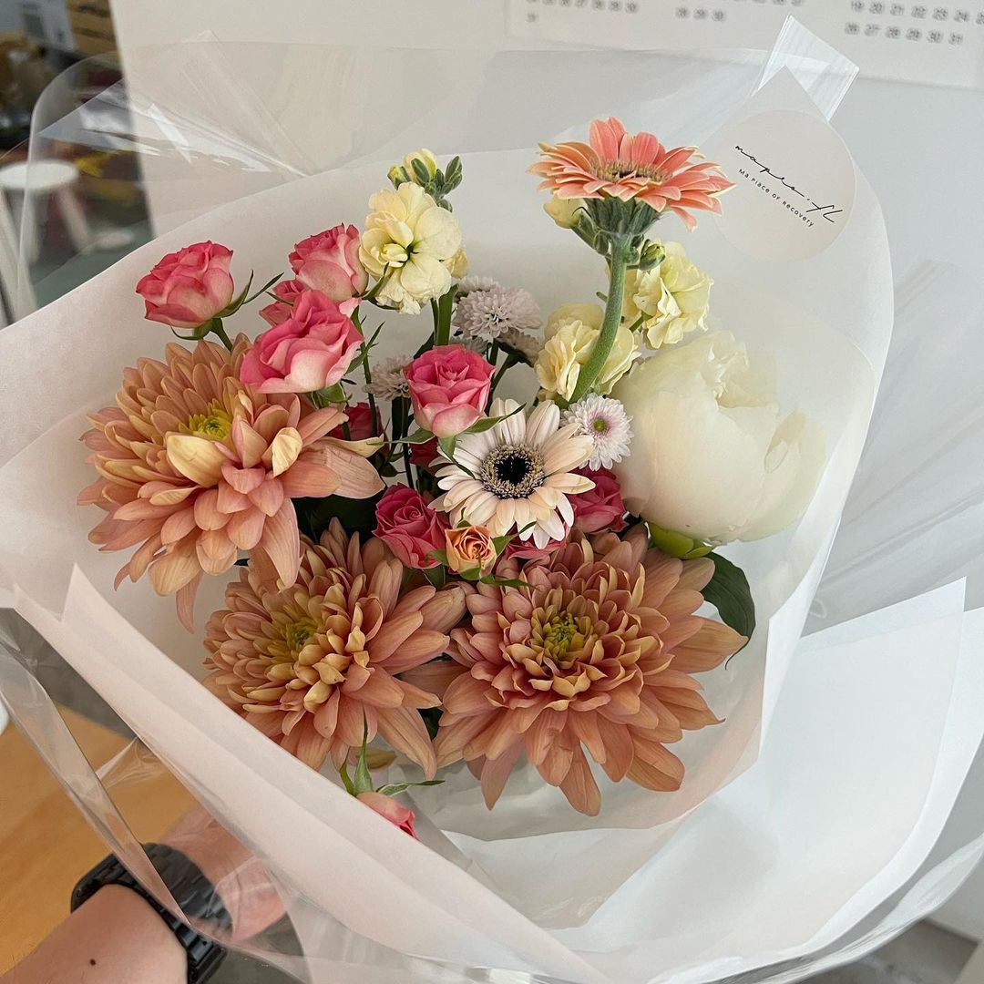 은진 on Instagram: “. 꽃이다 꽃💐 벌써부터 줄질 시작! 감당 안될것 같은데...😝 .”