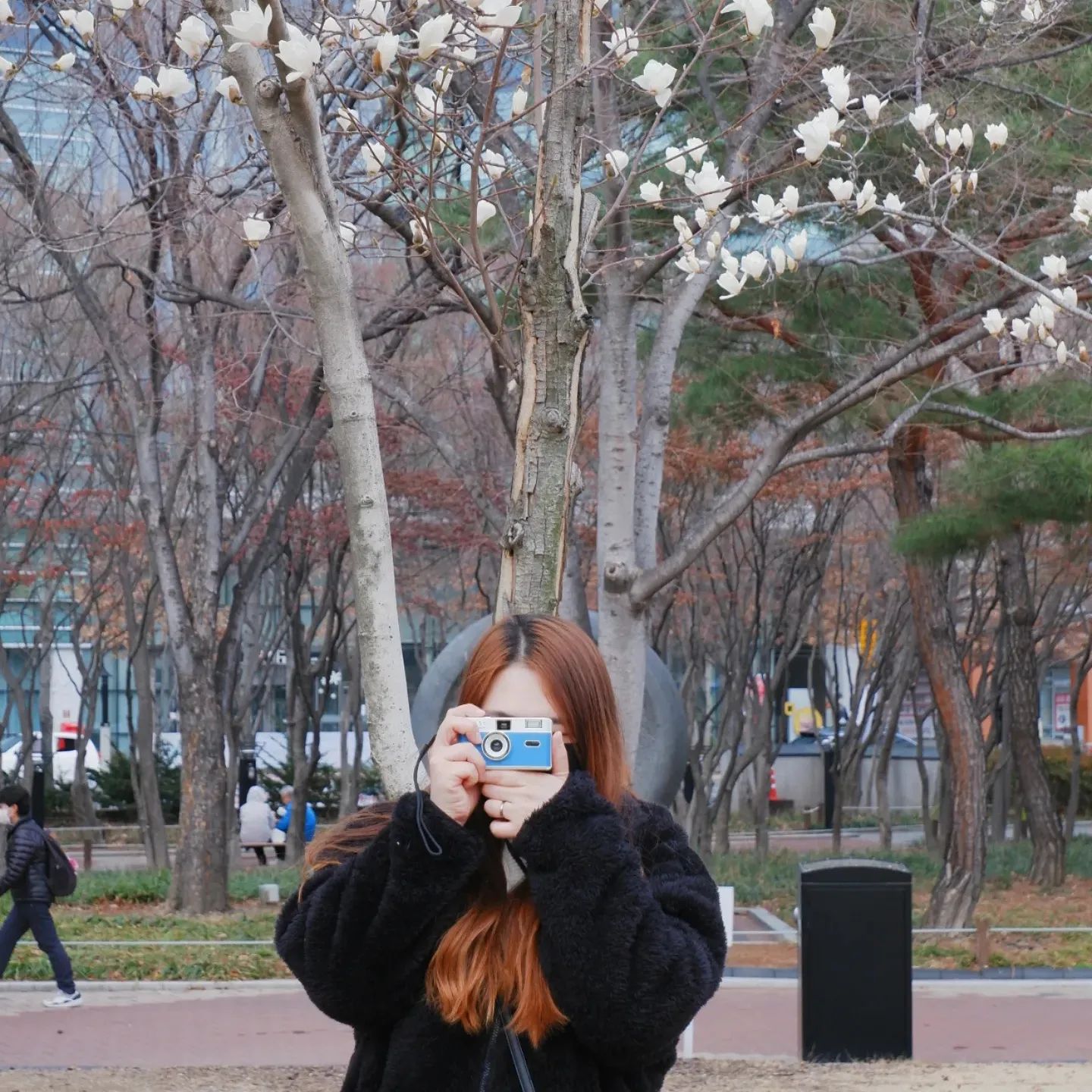 #첫줄안녕 #일상 #찰칵 💓
내 마음처럼 활짝 피었더라면 더 예뻤겠지🥲
조금은 아쉽지만 엄청 행복하고 화창했던 봄날 그 어느 날
.
.
#흘러간시간 #봄 #봄날 #목련 #카메라 📸
.
#대구 #96 #27 #셀스타그램 #사진스타그램 #목련아래 #인생샷 #selfie #셀피 #daily #데일리 #늦은업뎃 #일상그램 #그날의분위기 #순간의기록 #행복했던 #나들이 #럽스타그램