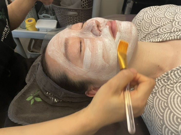 청담웨딩케어 살롱드영에서 예신관리 데콜테부터 팔뚝 피부 광채까지 꽉잡기!