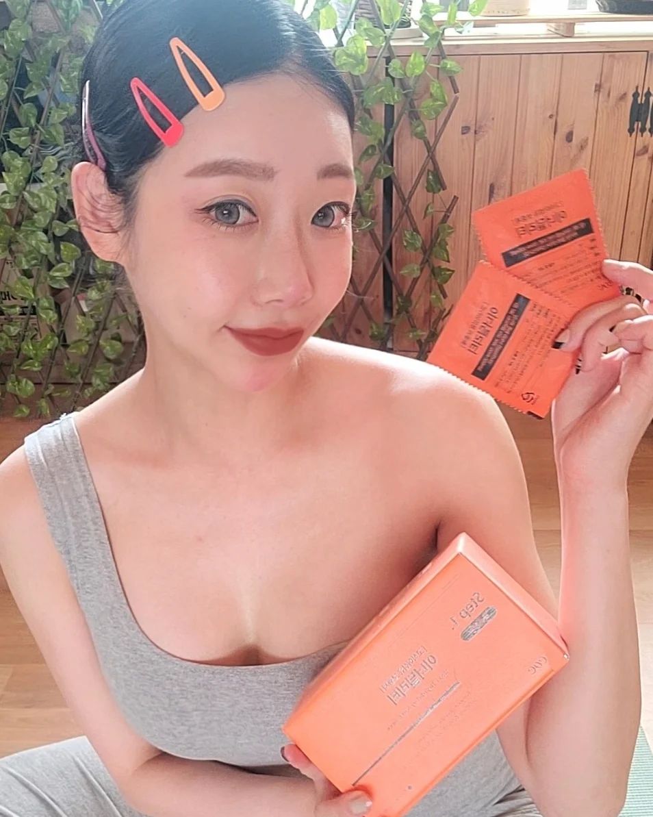  “#여름준비 비키니 입기전 준비할것들이 많은데 그전에 보충제부터 먹고시작할까요? #식이섬유많은음식 NO🙅‍♀️ 🍊고식이섬유 보충제 이너딜리티 오렌지맛🍊 질경이씨앗 원료 19종의 유산균 함유로 날씬한 몸매와 건강을 동시에 챙길수…”