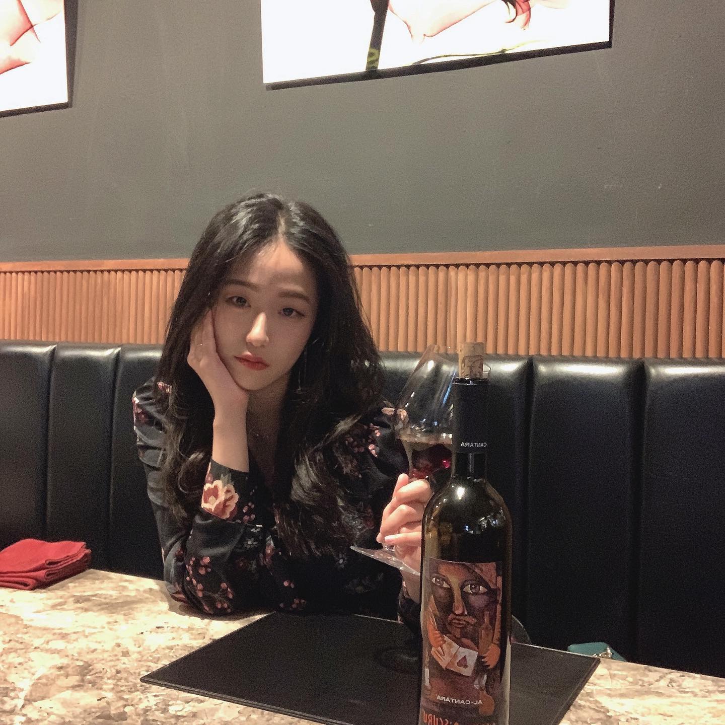 (´･Д･)」

오랜만에 만난 예쁜 하늘

아뮤즈부쉬랑 엔다이브 샐러드
화이트라구가 맛있던
대전 #룩소 

와인은 음습한 피노라는 별명을 가진 
오’스크루 오’스크루 에트나 로쏘

잘 찍은 사진이 없어서 
룩소랑 와인 리뷰는 가볍게 블로그에
🍷