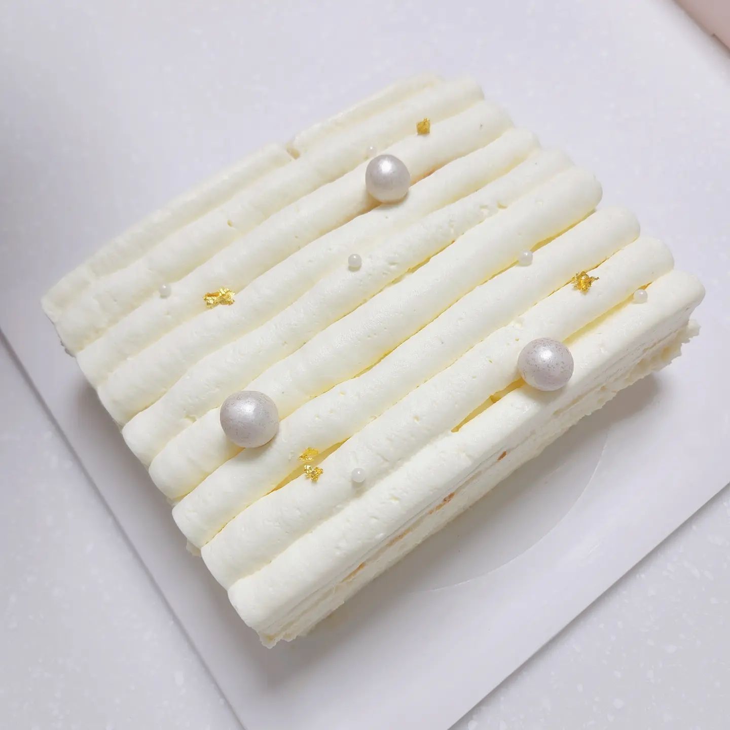 순수쌀케이크🍰🎂🧁

배워도 배워도 끝이없는 디저트의 세계!!
기대했던만큼 너~~무 맛있어서 깜놀👏
비쥬얼도 고급진!!!
맛도 정말 최고👍👍👍
쌀로 시트를 만들어서 정말 대박!!!
떡케이크는 당일섭취 권장드리지만 
쌀케이크는 냉장보관해서 드실수 있는 장점^^
쌀가루로 만들어 글루텐프리인거 아시져?
우유쌀시트에 마스카포네크림이 올라가서
드셔보시면 반하실꺼예용😍
coming soon🤗

#양산돌떡#양산백일떡#퓨전떡케이크#양산떡케이크#양산쌀베이킹
#서창쌀베이킹#돌잔치케이크#서창맛집#양산맛집#서창떡케이크
#답례떡#양산쌀디저트#서창쌀디저트#양산퓨전떡#쌀베이킹
#서창쌀디저트#칠순케이크#생일케이크#행사케이크#답례#순수쌀케이크#빈스