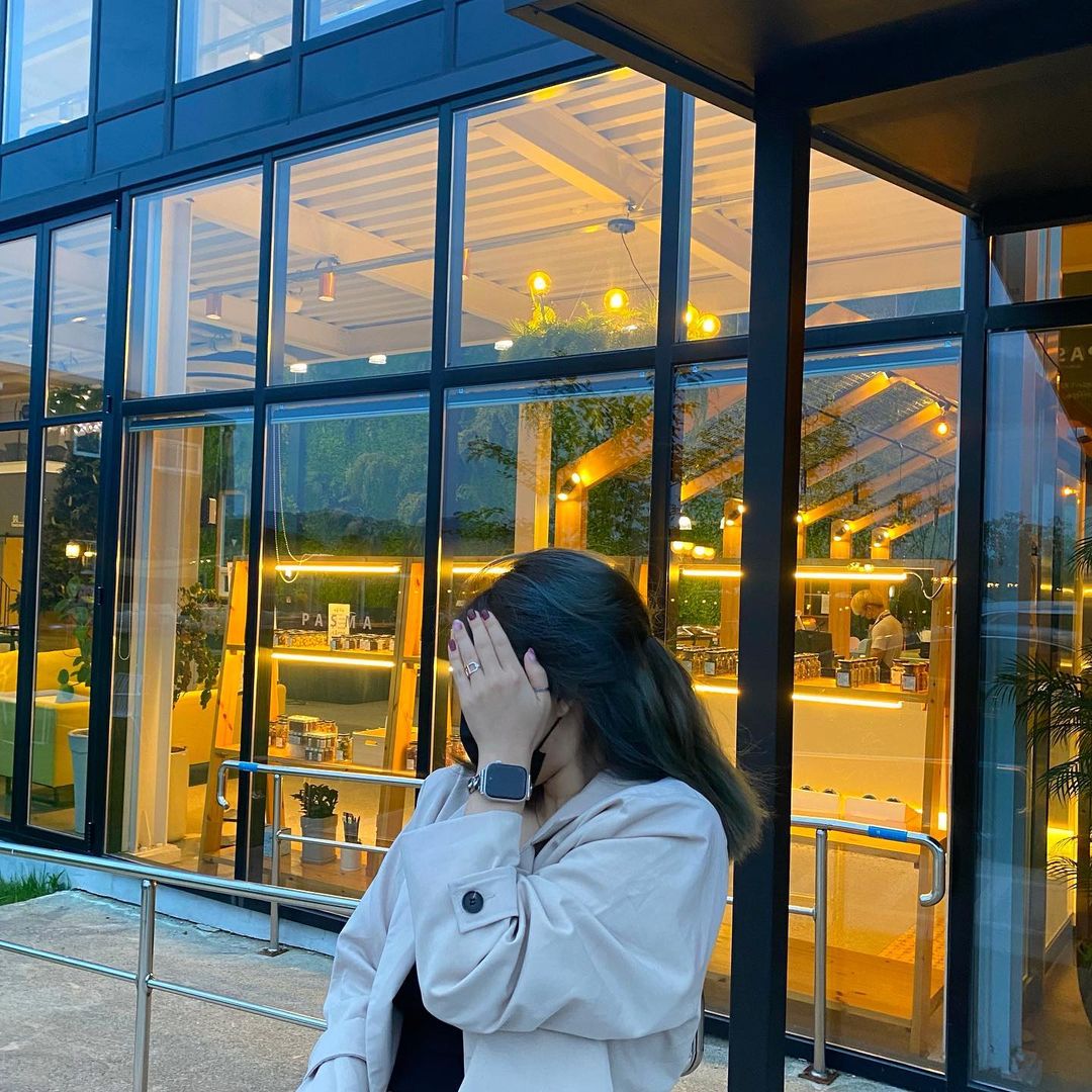 -1 Likes, 0 Comments - NARI (@170._.9) on Instagram: “예쁜 스트랩 잘 쓰겠습니다😊💖”