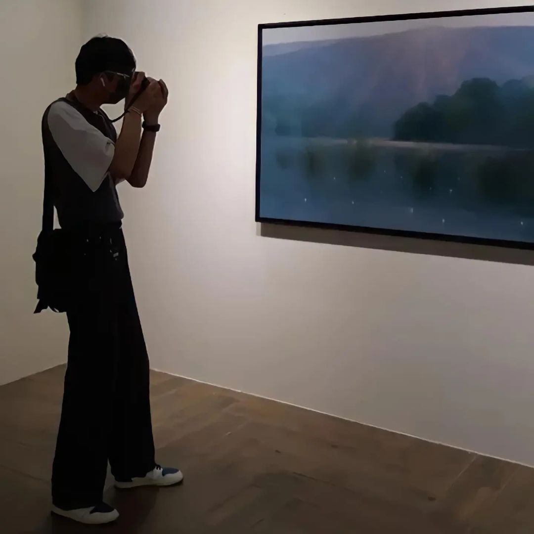 이윤승 on Instagram: “#광고 #협찬 3년만에 현장 체험학습 (사실 3일전에 다녀왔는데 까먹고 있다가 지금 올림..ㅋ) #남자코디 #남자패션 #남자데일리룩 #코디 #니트코디 #데일리룩 #패션 #흑청