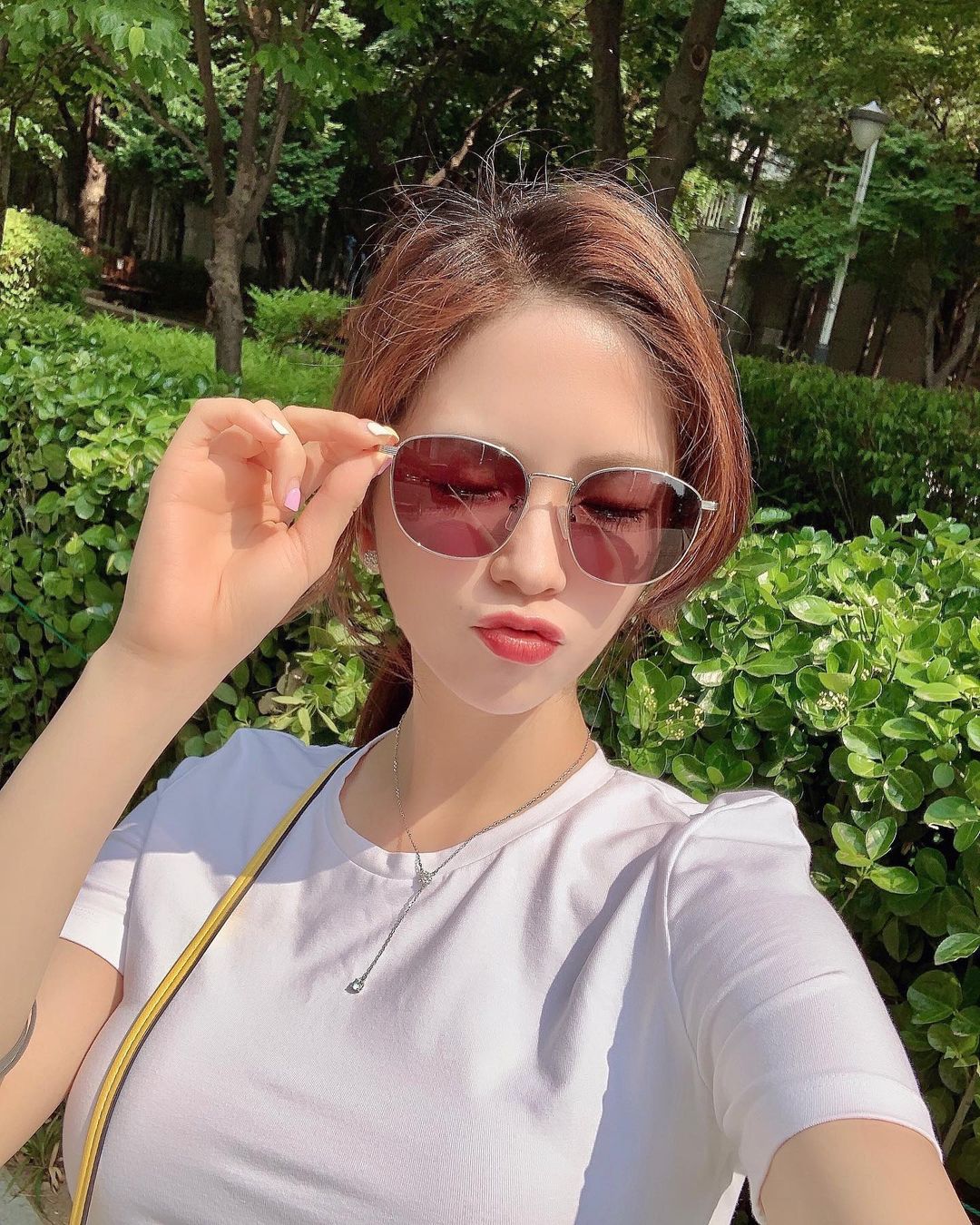 ❤️ˢᵀᴬᴿᴿᵞ ᴳᴵᴺᴺᴬᴸᵞ❤️ on Instagram: “#광고 여름 필수템 내따랑 썬구리😎 S7ILUVU 에서 보내준 존예 선글라스 RT4 실버 메탈 선글라스 세련되고 예뻐서 좋아하는데 요건 심지어