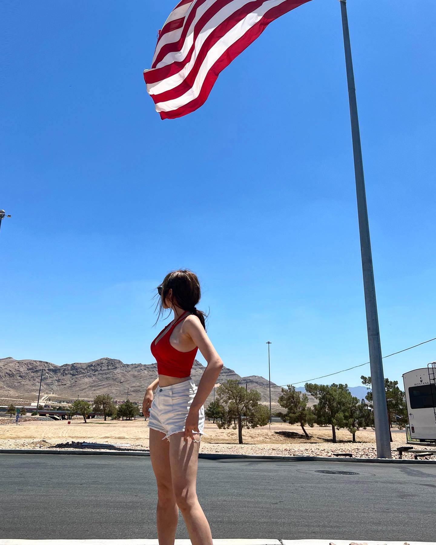 📍lasvegas 
아마도 평생 못잊을 기억! 
보고싶었던 오메가마트 omegamartusa 전시와 사막
화려한 베가스의 밤 그치만 강도를 만나기까지.. 다사다난

핫걸 도전해보다 몸만 탔지만 즐겁