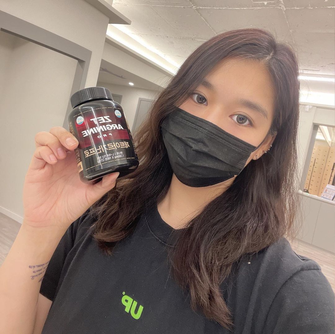 Luna🌙 on Instagram: “⠀ #광고 요새 피곤감에 찌들은 저에게 @kun6man_com 에서 @zetrition의 아르기닌을 보내주셨어요!! 하루 2번 3알씩 먹으면 아르기닌 5076mg을 먹을 수 있고 아르기닌 뿐만 아니라